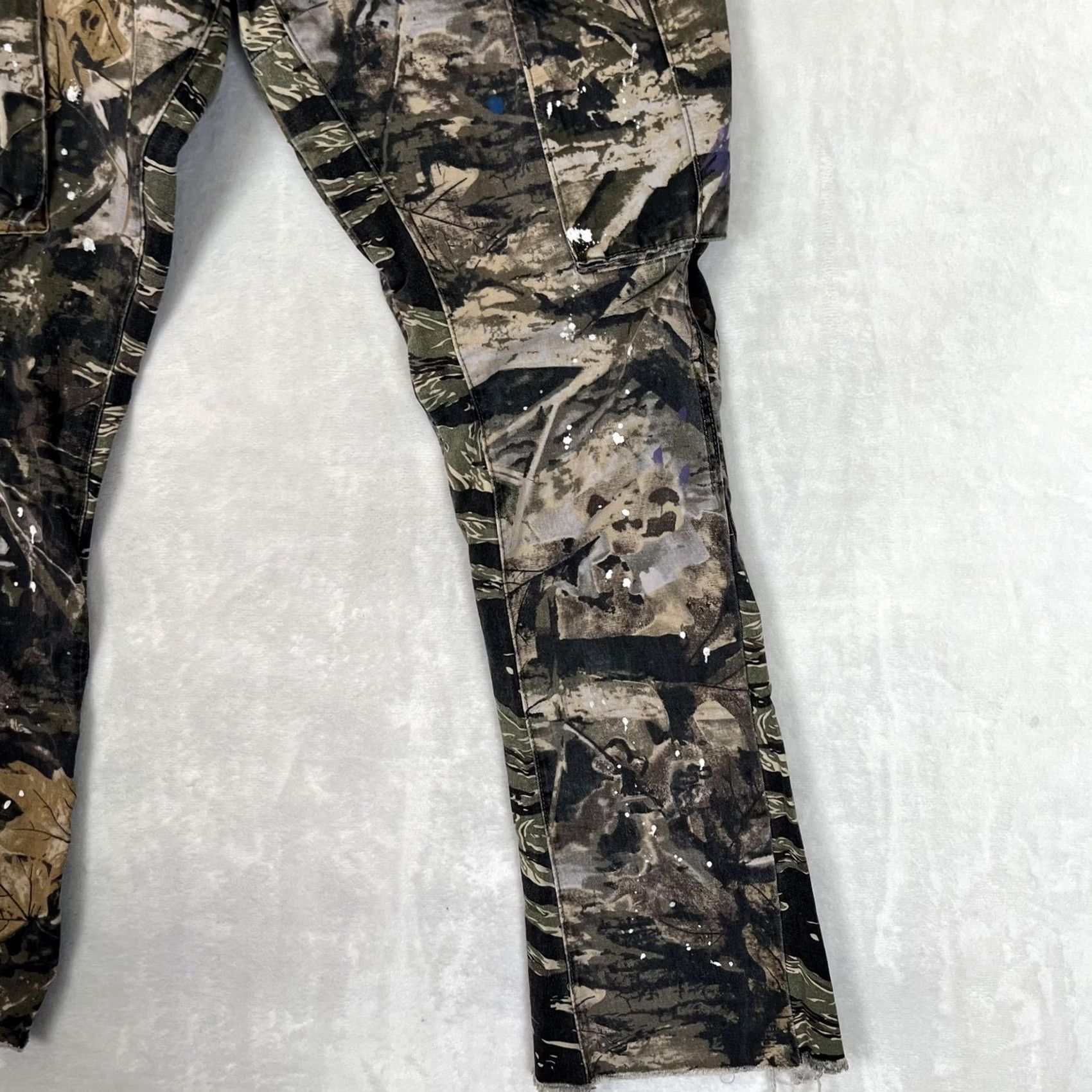 MNML MNML Cargo Pants Mens 30x34 Camouflage Canvas Paint Splatter Adjustable Waist Size US 30 / EU 46 - 5 Thumbnail