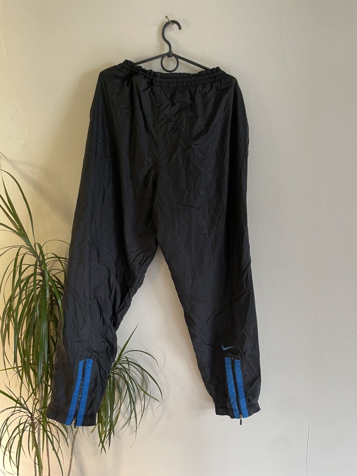 Nike Vintage Nike Tracksuit Jacket And Pants 90s Swoosh Y2K Size US M / EU 48-50 / 2 - 8 Thumbnail