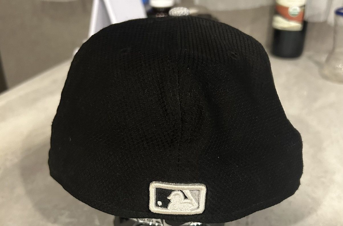 New Era White Sox baseball cap, black and gray size 7 1/4 Size ONE SIZE - 2 Thumbnail