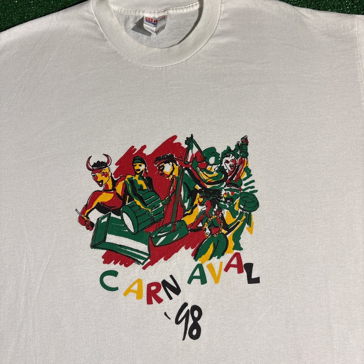Vintage Vintage 1998 Carnaval White Graphic Tee Size XL Size US XL / EU 56 / 4 - 2 Thumbnail