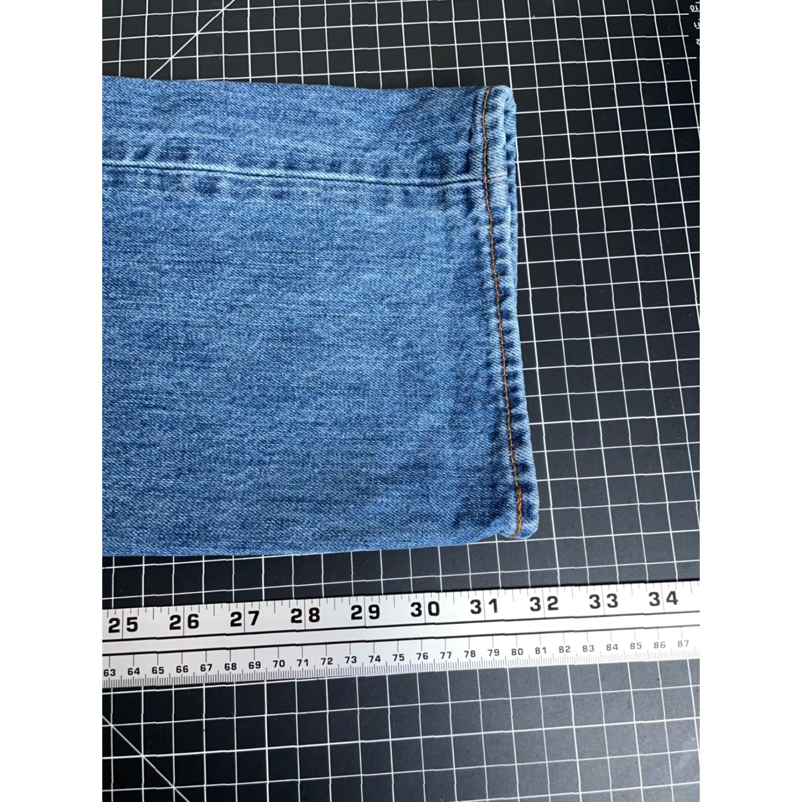Levi's VINTAGE Levi's 501 Jeans Men's 34 x 32 Blue Denim Straight Leg Button Fly Casual Size US 34 / EU 50 - 6 Thumbnail