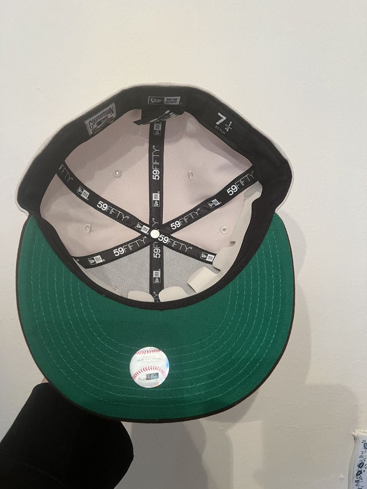 MLB × New Era New Era New York Yankees 1999 World Series Cap 7 1/4 Size ONE SIZE - 5 Thumbnail