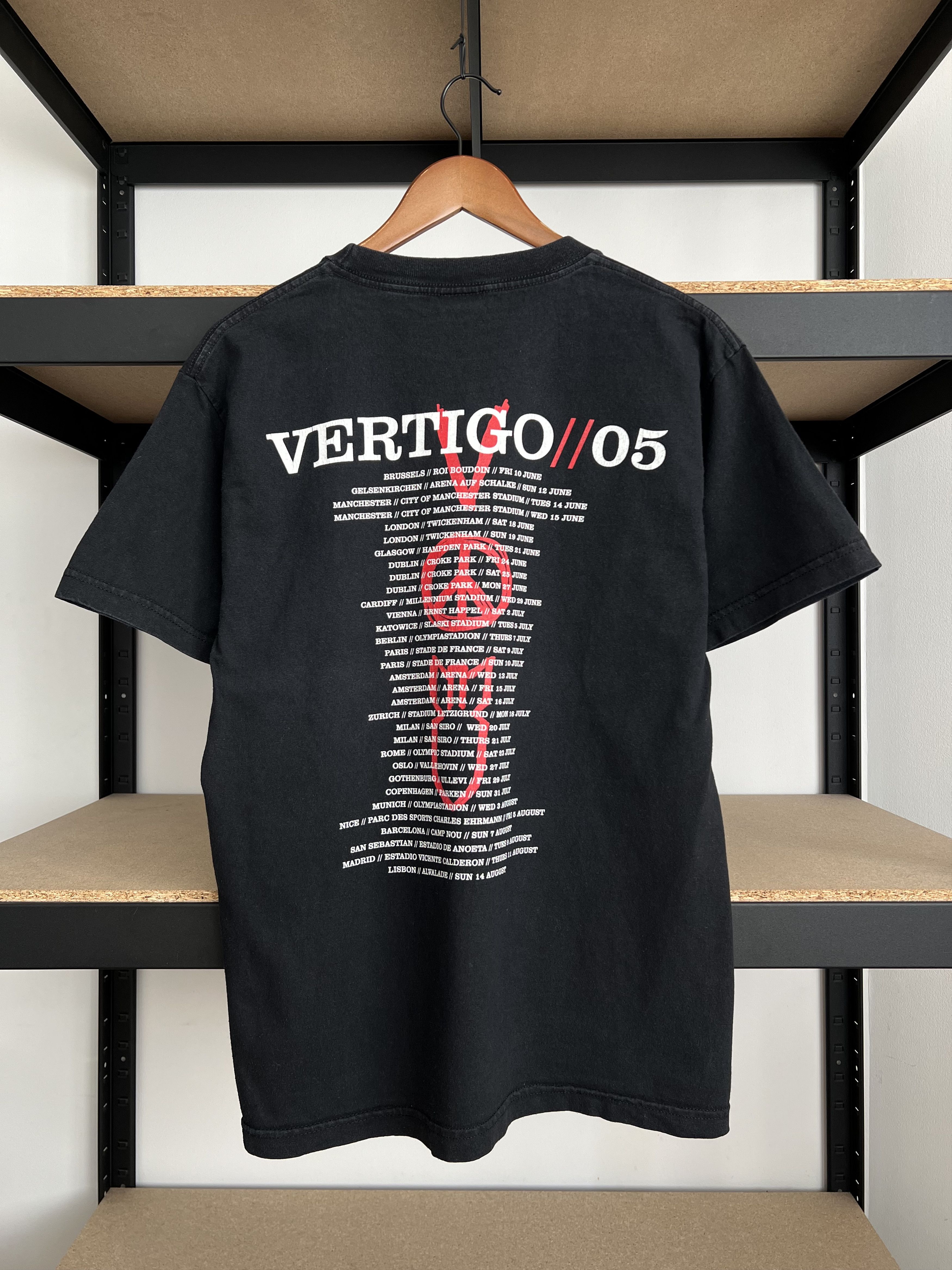 Band Tees Vintage 2005 U2 Vertigo Tour Black T-shirt Size US M / EU 48-50 / 2 - 2 Thumbnail