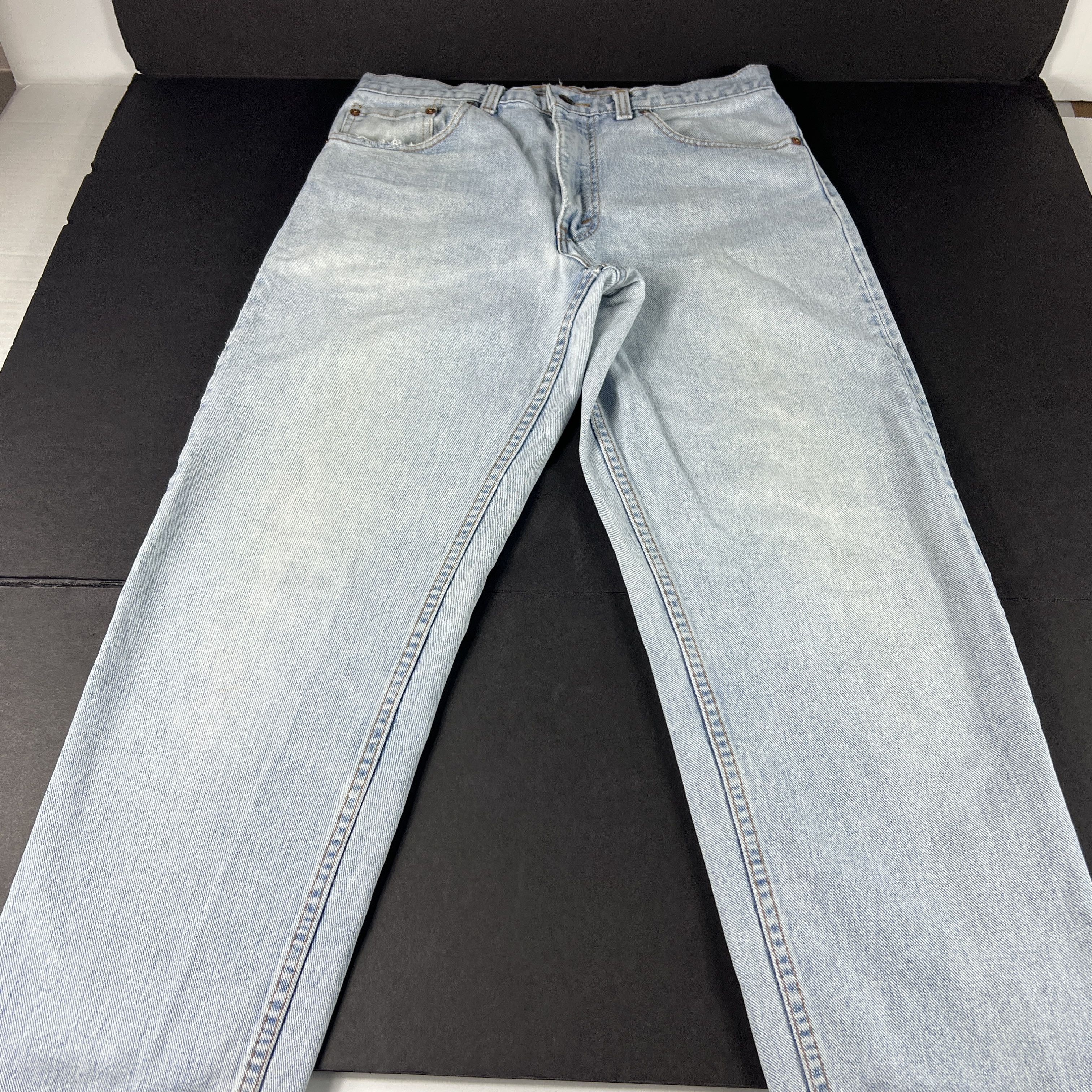 Levi's × Vintage VTG 90s Levi's Jeans 550 Relaxed Straight Light Blue Denim Size US 33 - 1 Thumbnail