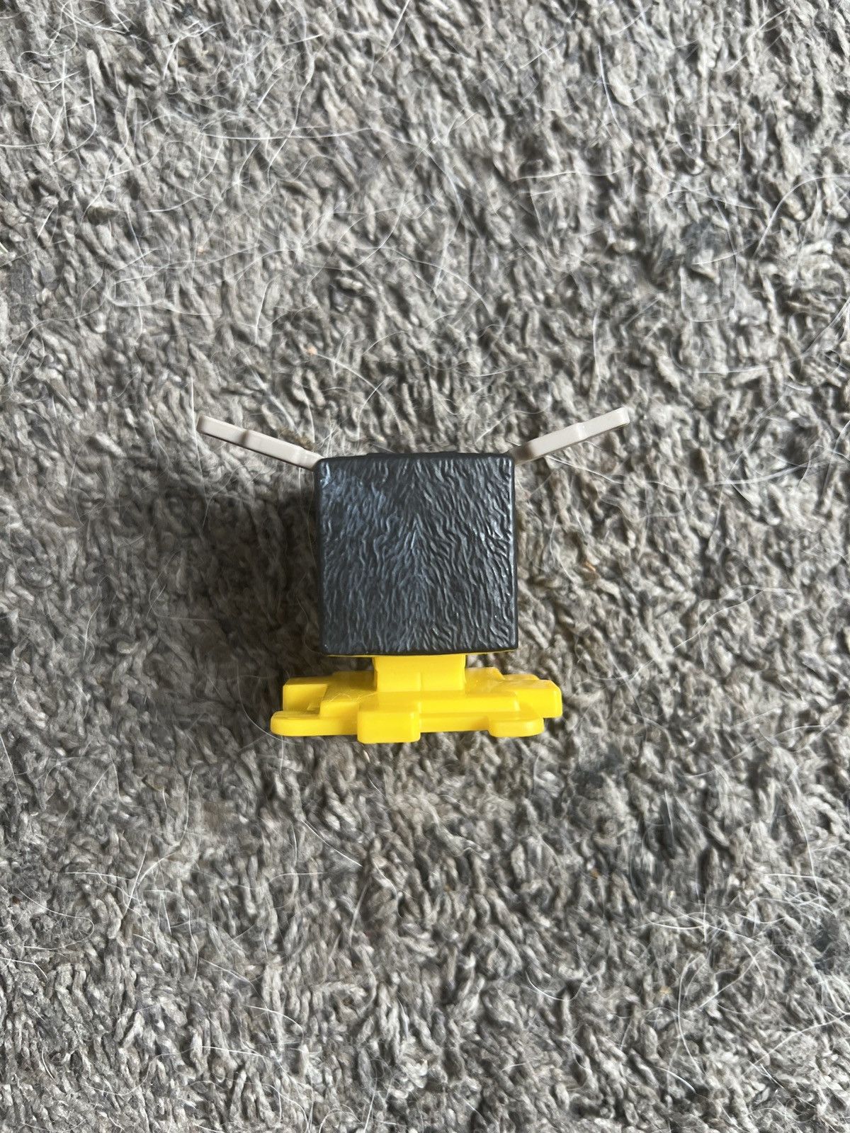 Warner Bros 2025 McDonald’s A Minecraft Movie Bee Figure Size ONE SIZE - 2 Thumbnail