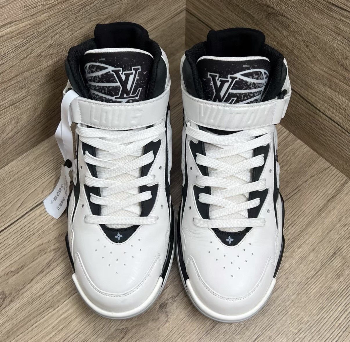 Louis Vuitton Louis Vuitton Trainer 2 Black & White Mid-top Shoes J41 Size US 8 / EU 41 - 1 Thumbnail