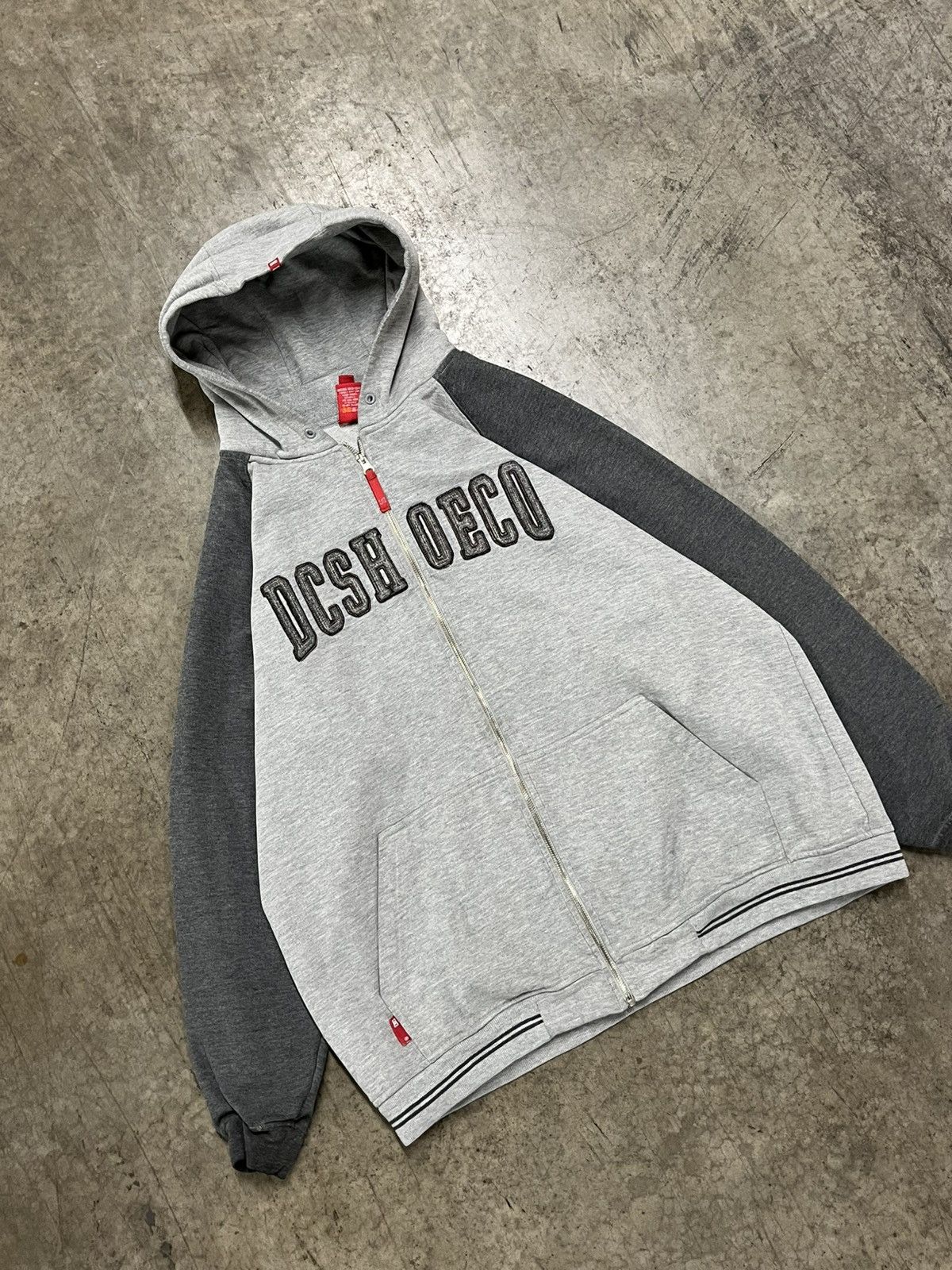 Vintage Y2K DC shoes skater hoodie boxy fit heavy cotton rare hype Size US XL / EU 56 / 4 - 1 Thumbnail