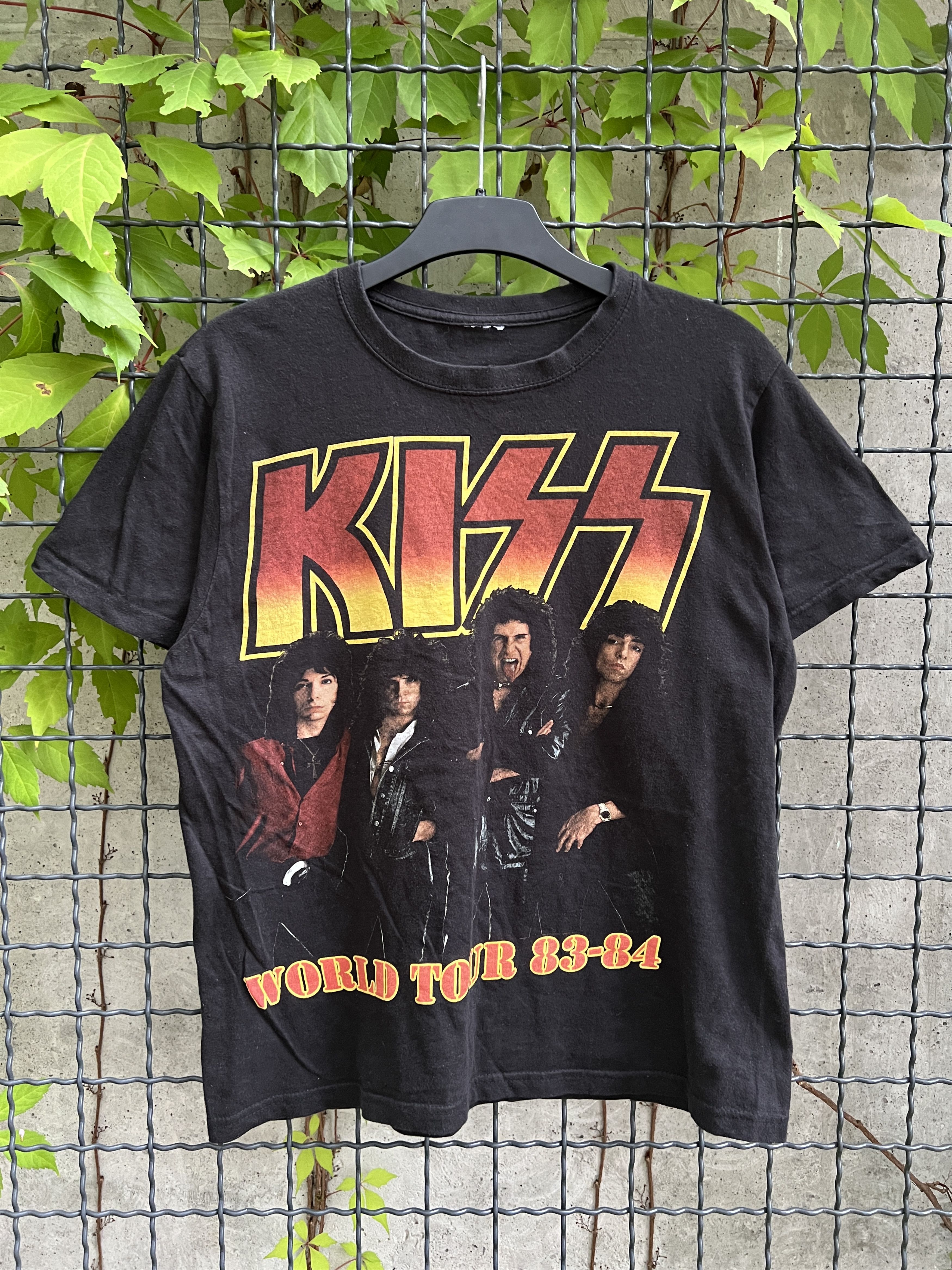 Band Tees Vintage 90s Kiss Rock Band Tour 83-84 T-shirt Size US M / EU 48-50 / 2 - 1 Thumbnail