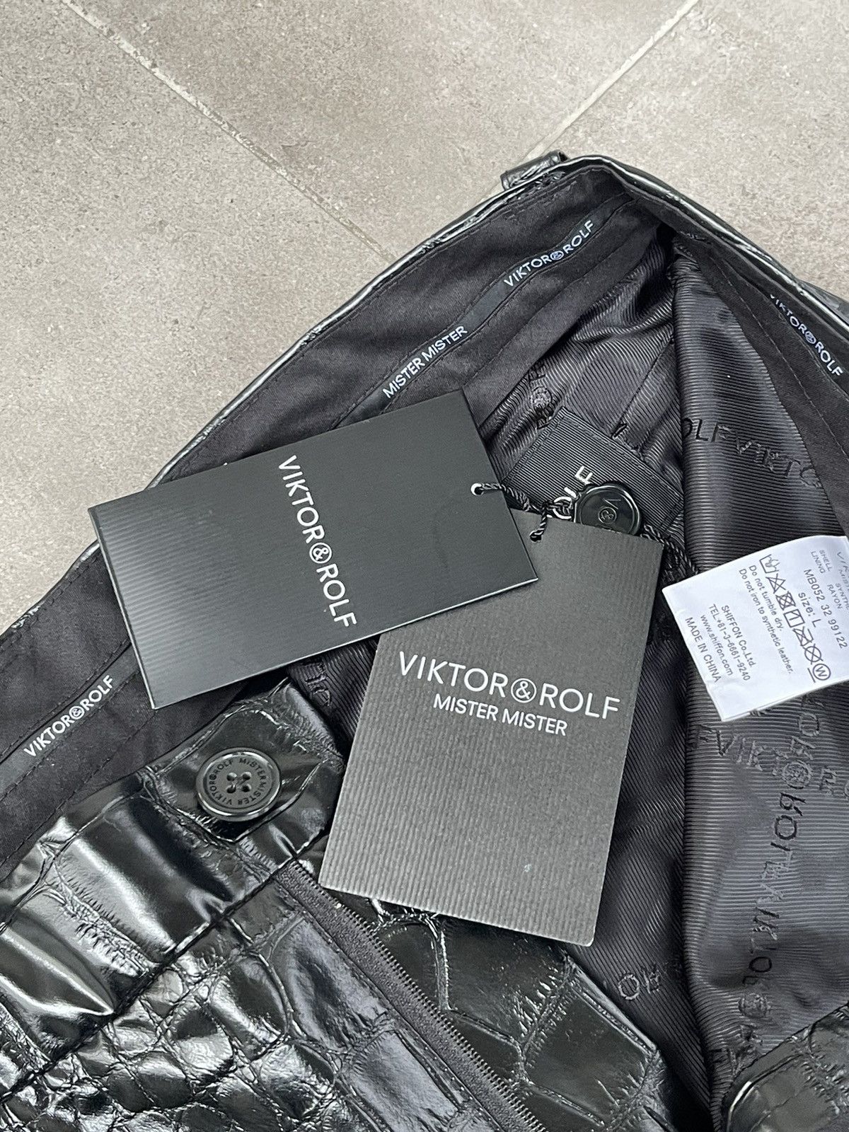 Viktor & Rolf !DS! SS23 Viktor & Rolf Crocodile Faux Leather Black Pants Size US 32 / EU 48 - 24 Thumbnail