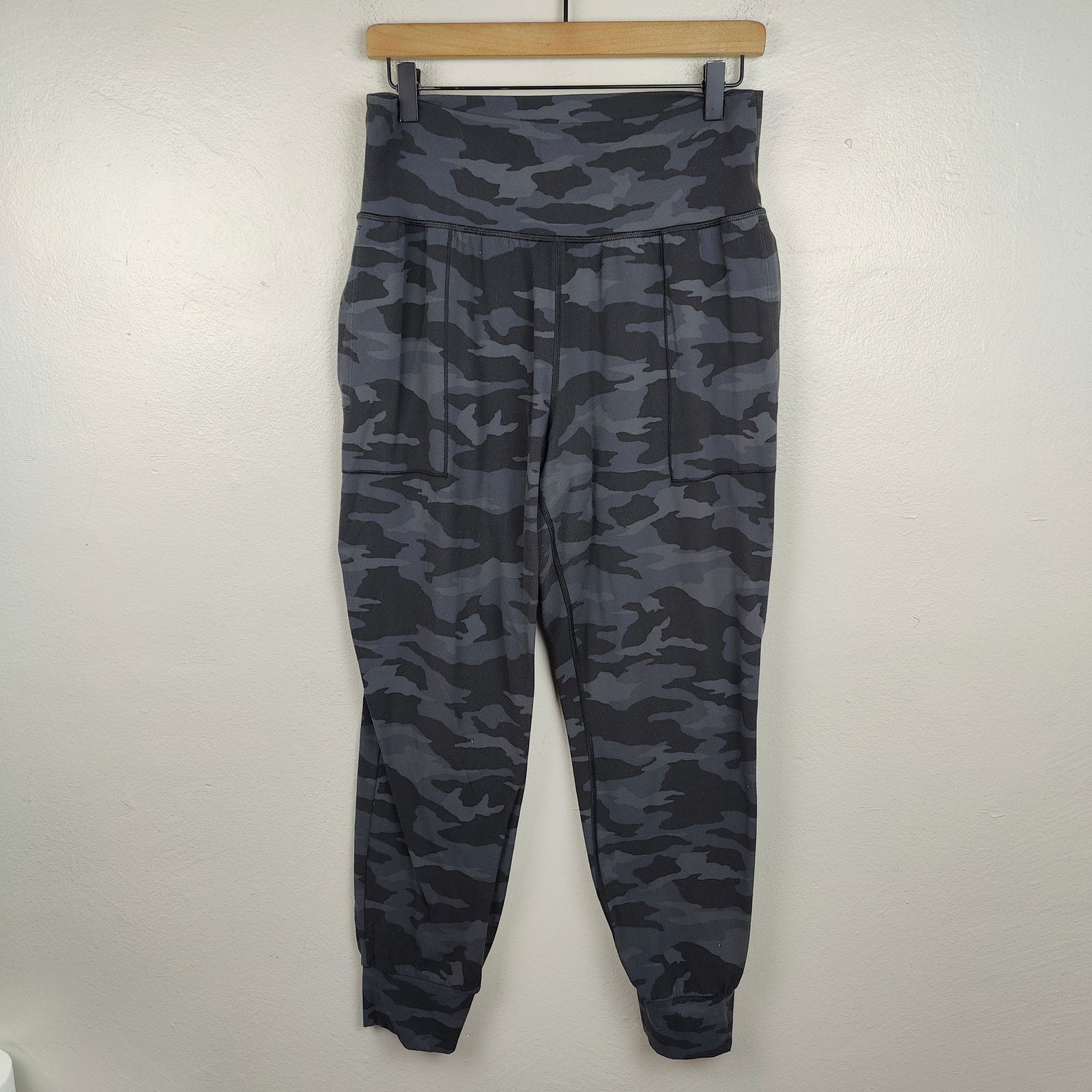 Athleta Athleta Salutation Camo Joggers Womens Medium Black Gray Size 32" / US 10 / IT 46 - 1 Thumbnail