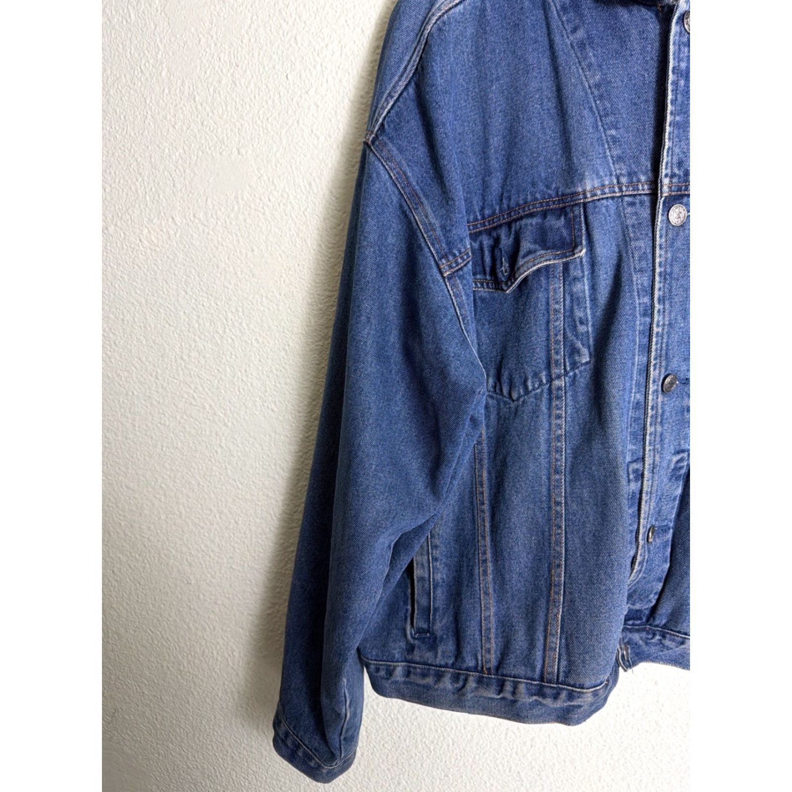Denime VINTAGE Binion’s Las Vegas Denim Jacket Mens 2XL Bomber Blue Denim Gambling Hall Hotel Size US XXL / EU 58 / 5 - 2 Thumbnail