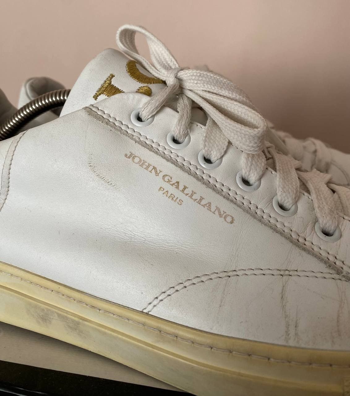 John Galliano John Galliano low top sneakers leather white casual Size US 11 / EU 44 - 8 Thumbnail