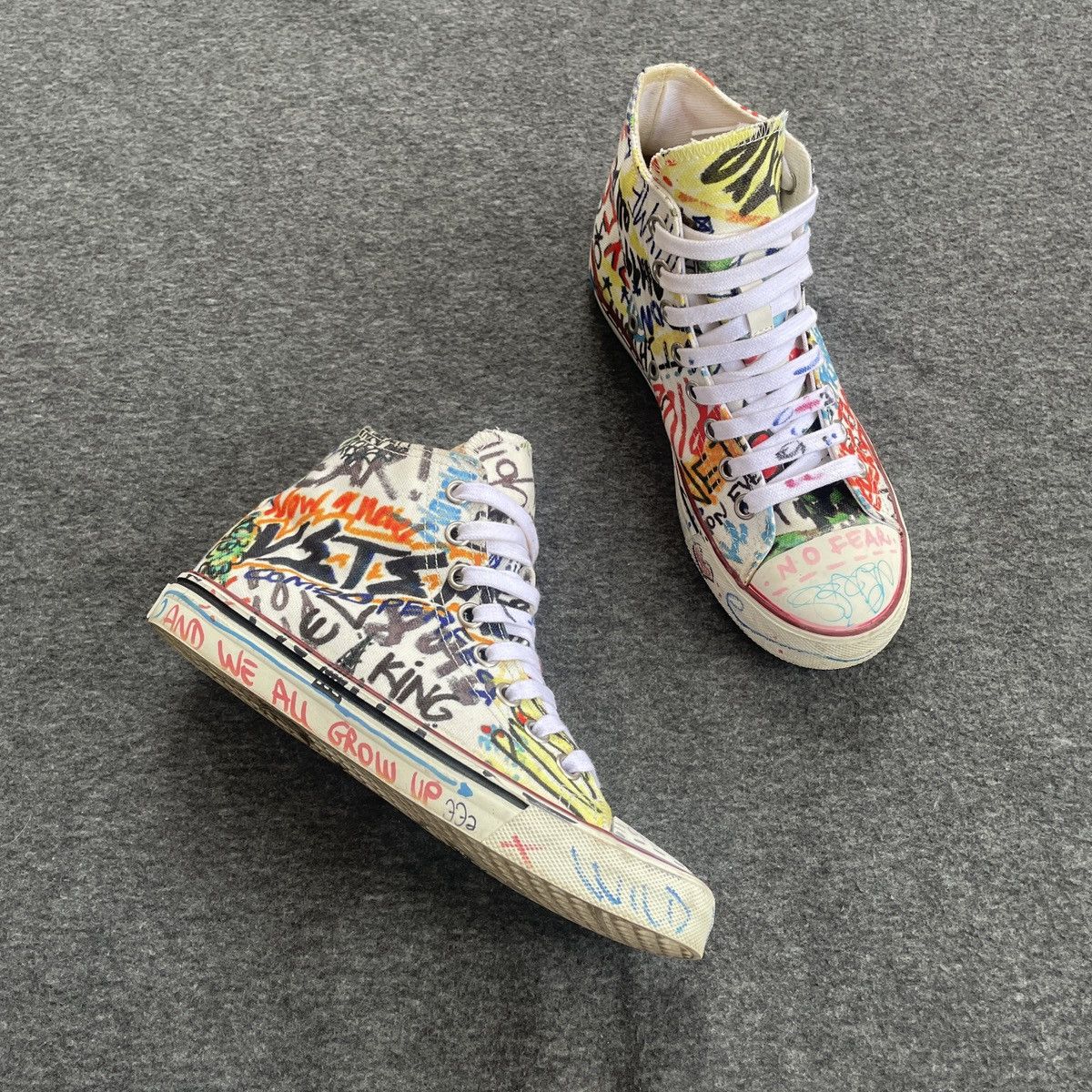 vetements multicolour canvas graffiti high top sneakers