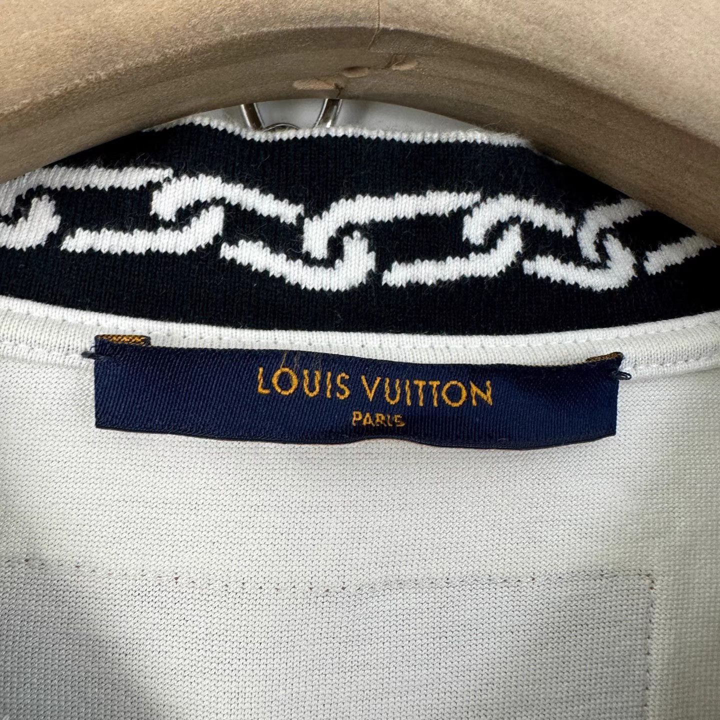 Louis Vuitton Louis Vuitton White Knit Chain Collar Short Sleeve K12 Size US M / EU 48-50 / 2 - 4 Thumbnail