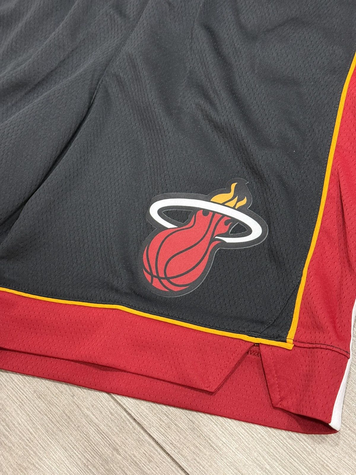 Nike Nike Miami Heat AJ5620-010 Swingman Black Shorts Sz L Large Size US 36 / EU 52 - 2 Thumbnail