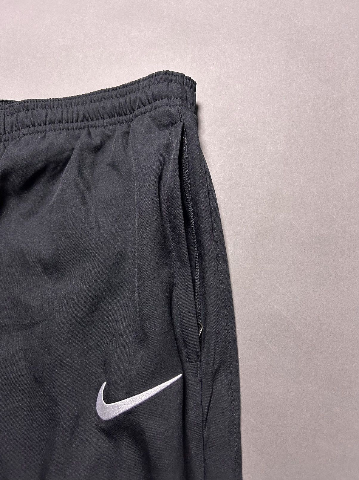 Nike Nike black nylon track pants small swoosh drill Y2K Size US 36 / EU 52 - 5 Thumbnail