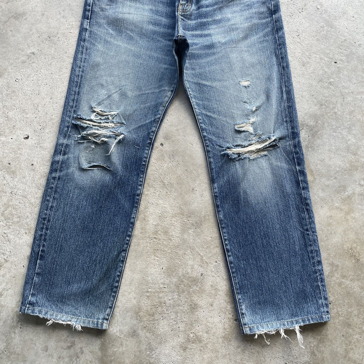 Japanese Brand Vintage Japanese Distressed Jeans Ripped Denim Pants Faded Size US 34 / EU 50 - 4 Thumbnail