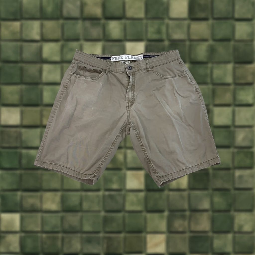 Vintage VINTAGE Free Planet Bermuda Shorts Mens 36 Beige Distressed 90s Size US 36 / EU 52 - 1 Thumbnail