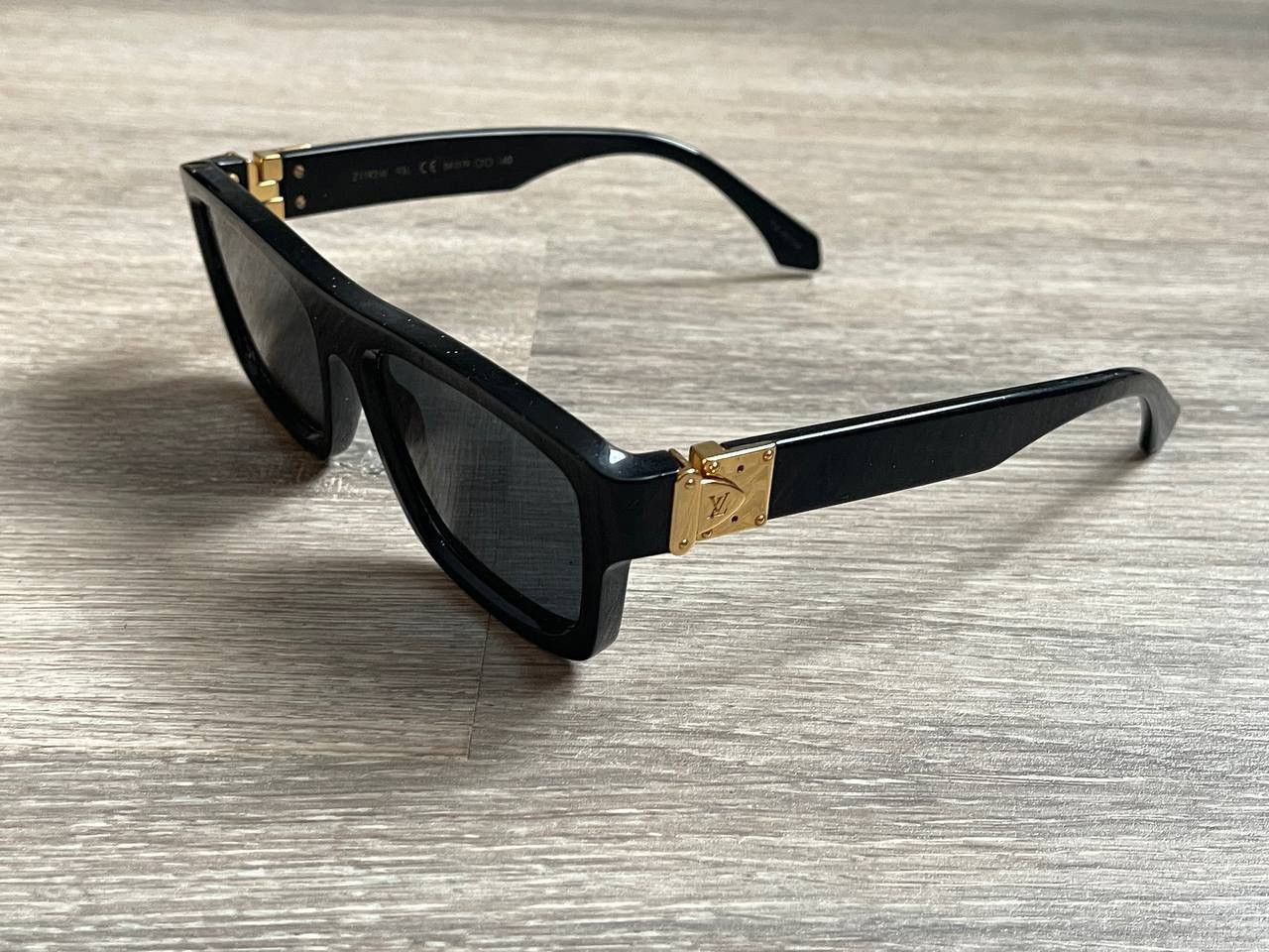 Louis Vuitton Square sunglasses