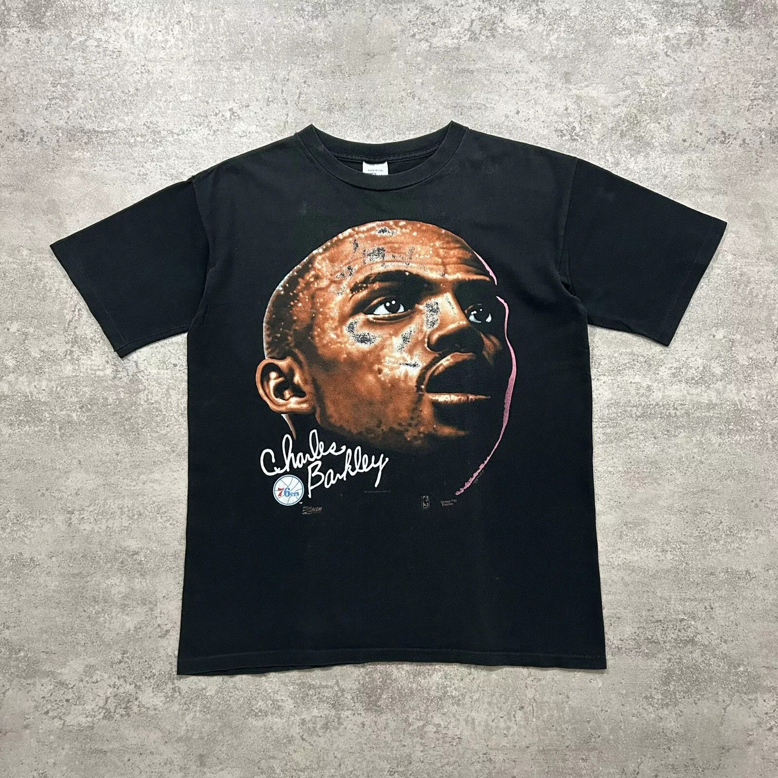 NBA × Vintage 76ERS CHARLES BARKLEY SALEM FACE T-SHIRT GARGNER GRAPHICS Size US L / EU 52-54 / 3 - 1 Thumbnail