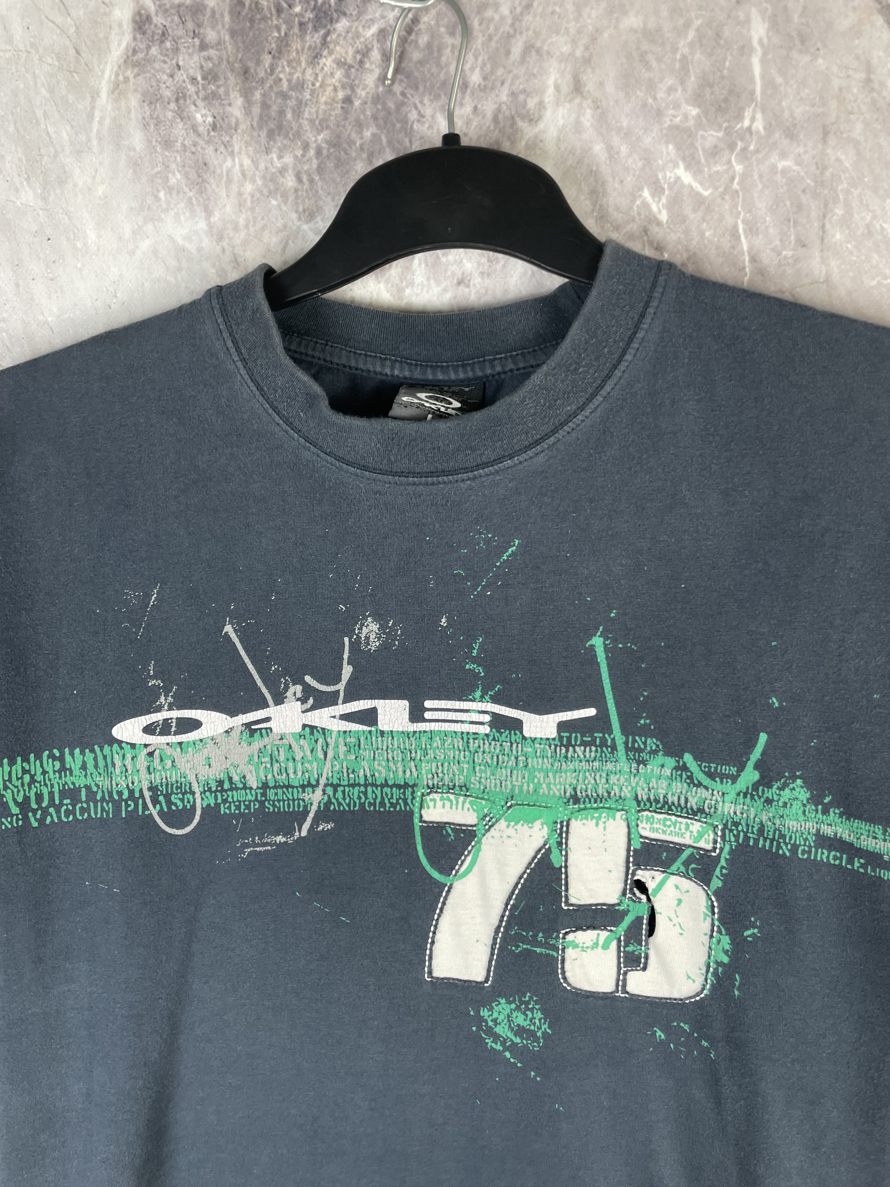 Oakley Oakley Vintage Mens Crew Neck T-Shirt Size US L / EU 52-54 / 3 - 3 Thumbnail
