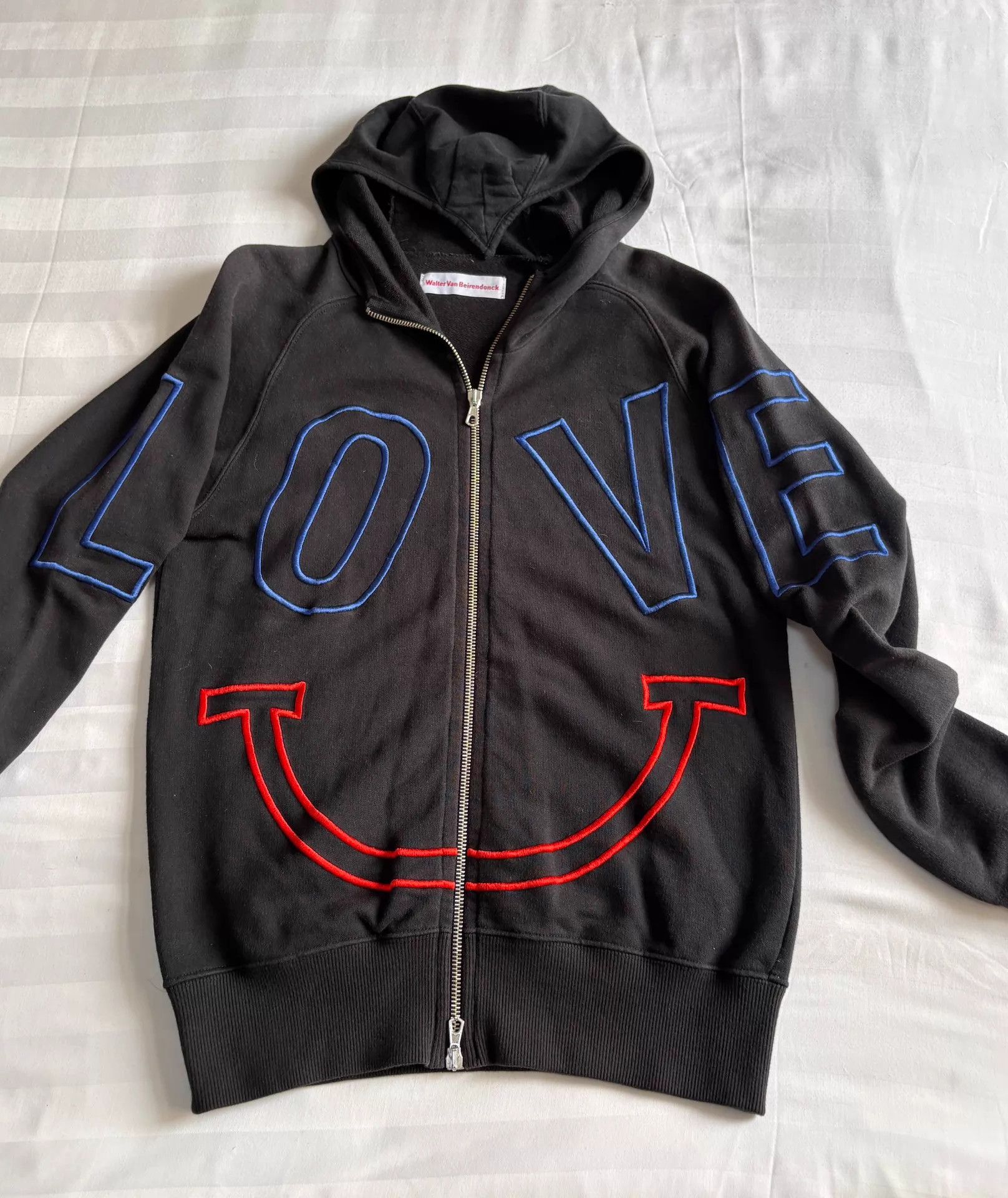 Walter Van Beirendonck WVB LOVE & Orange Smiley Pointed Hoodie S Size S / US 4 / IT 40 - 3 Thumbnail
