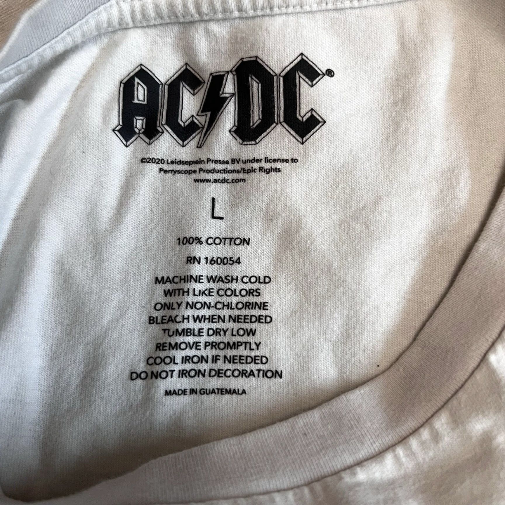 Olive AC/DC Graphic Print T-Shirt Adult Large White Music Rock 80s Mens Size US L / EU 52-54 / 3 - 4 Thumbnail