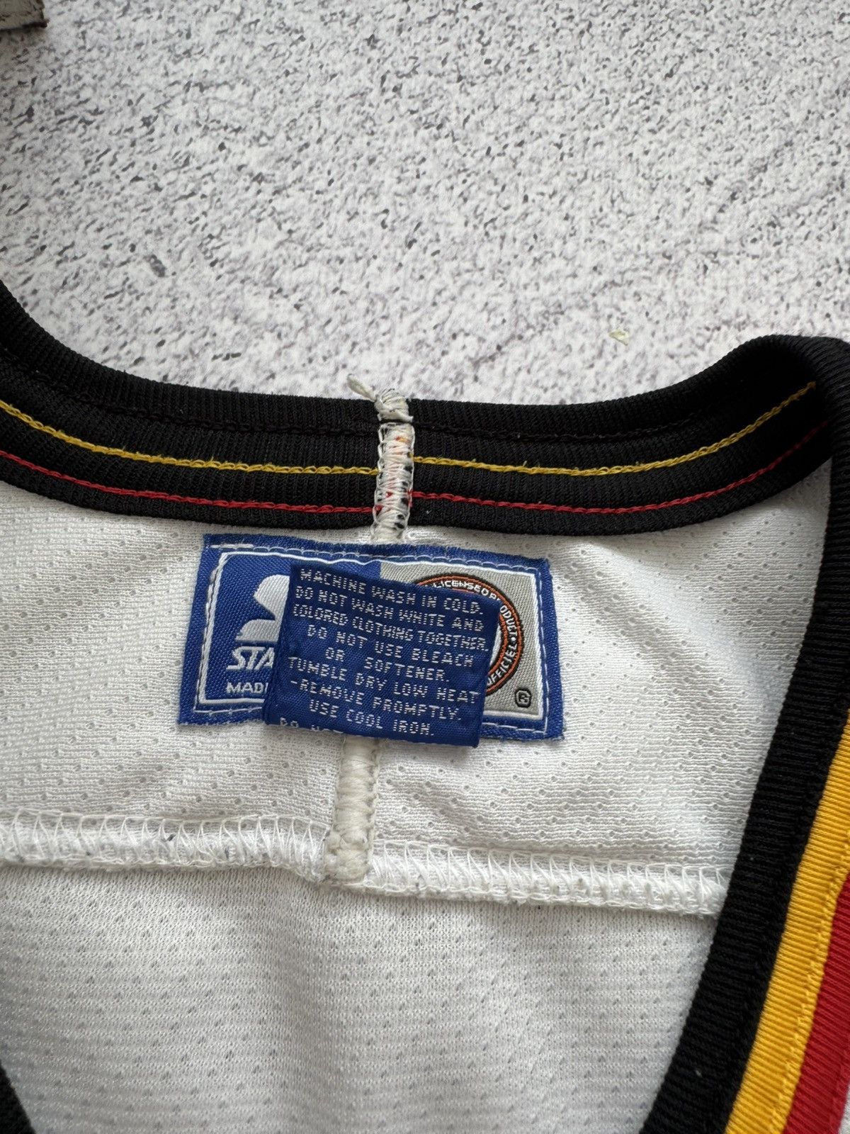 Starter 1990s VANCOUVER CANUCKS NHL HOCKEY SHIRT JERSEY STARTER RARE Size US XL / EU 56 / 4 - 6 Thumbnail