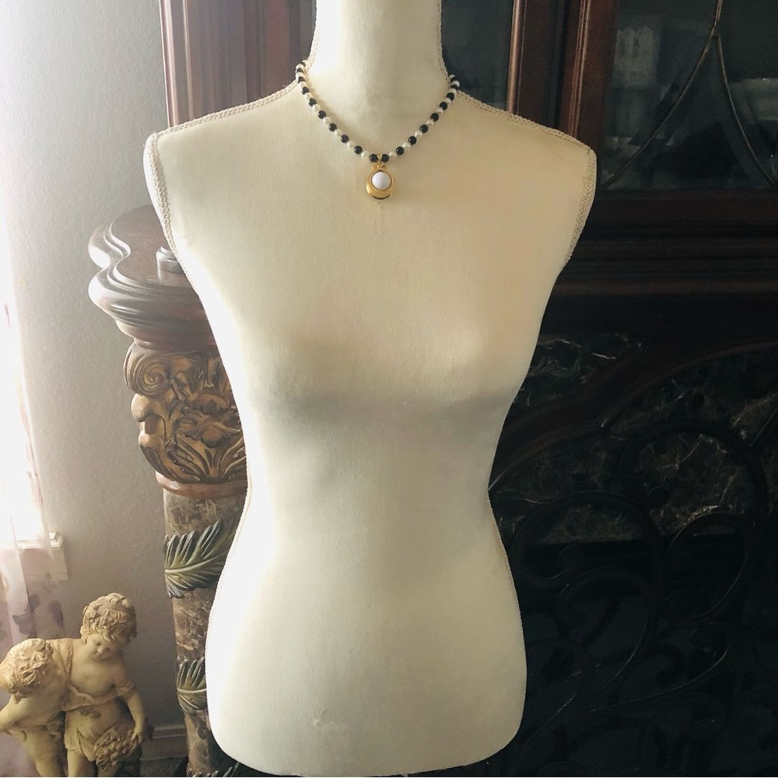 Handmade Handcrafted repurpose framed pearl pendant necklace Size ONE SIZE - 8 Thumbnail
