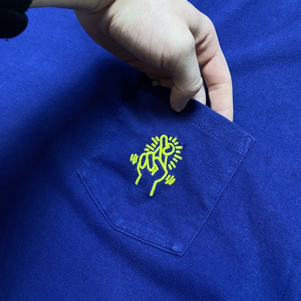 Uniqlo Designer Uniqlo x Keith Haring Big logo Basic tee Size US XL / EU 56 / 4 - 6 Thumbnail