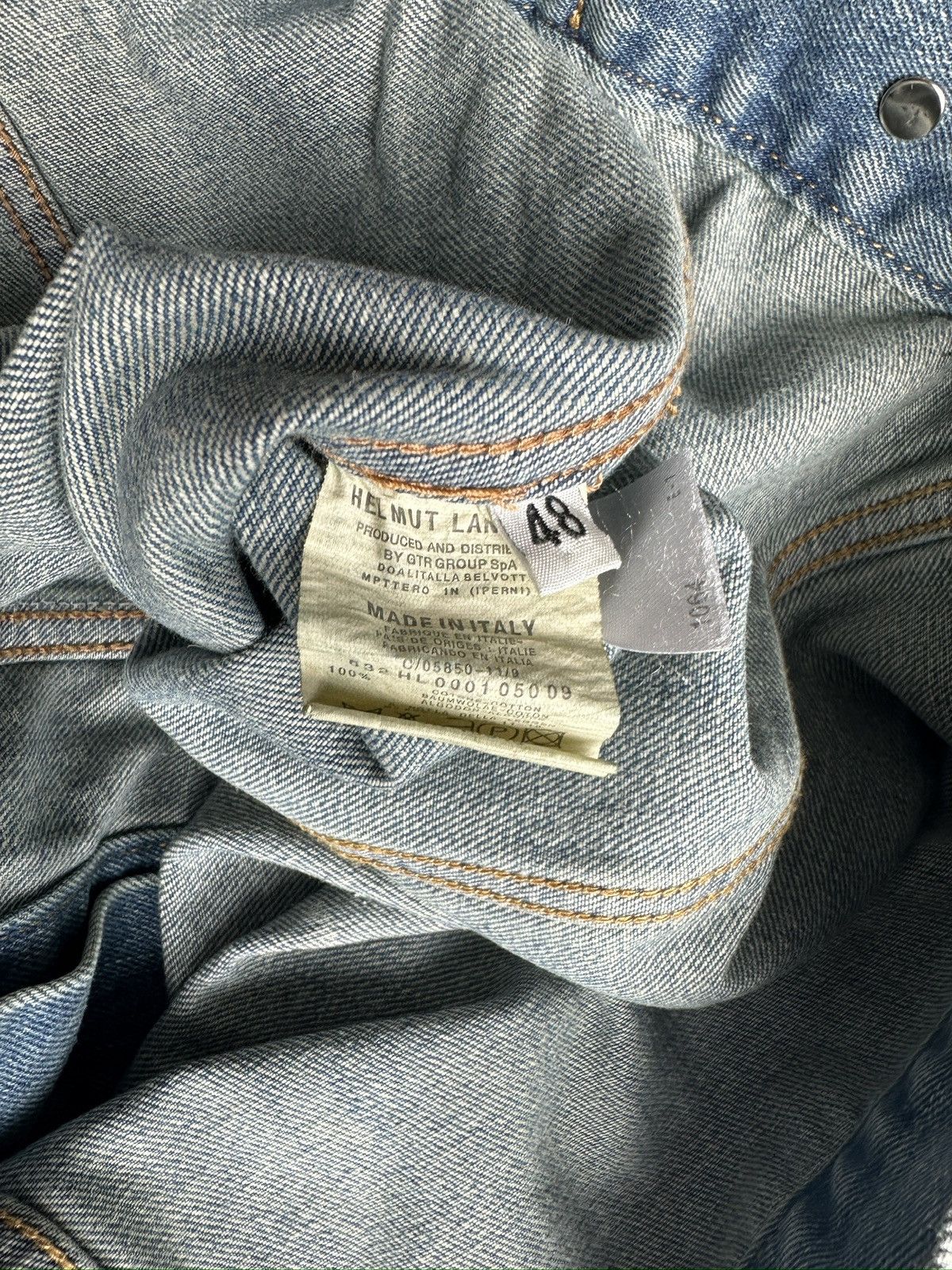 Helmut Lang Helmut Lang Circa 2000’s vintage sanded denim trucker jacket Size US M / EU 48-50 / 2 - 13 Thumbnail