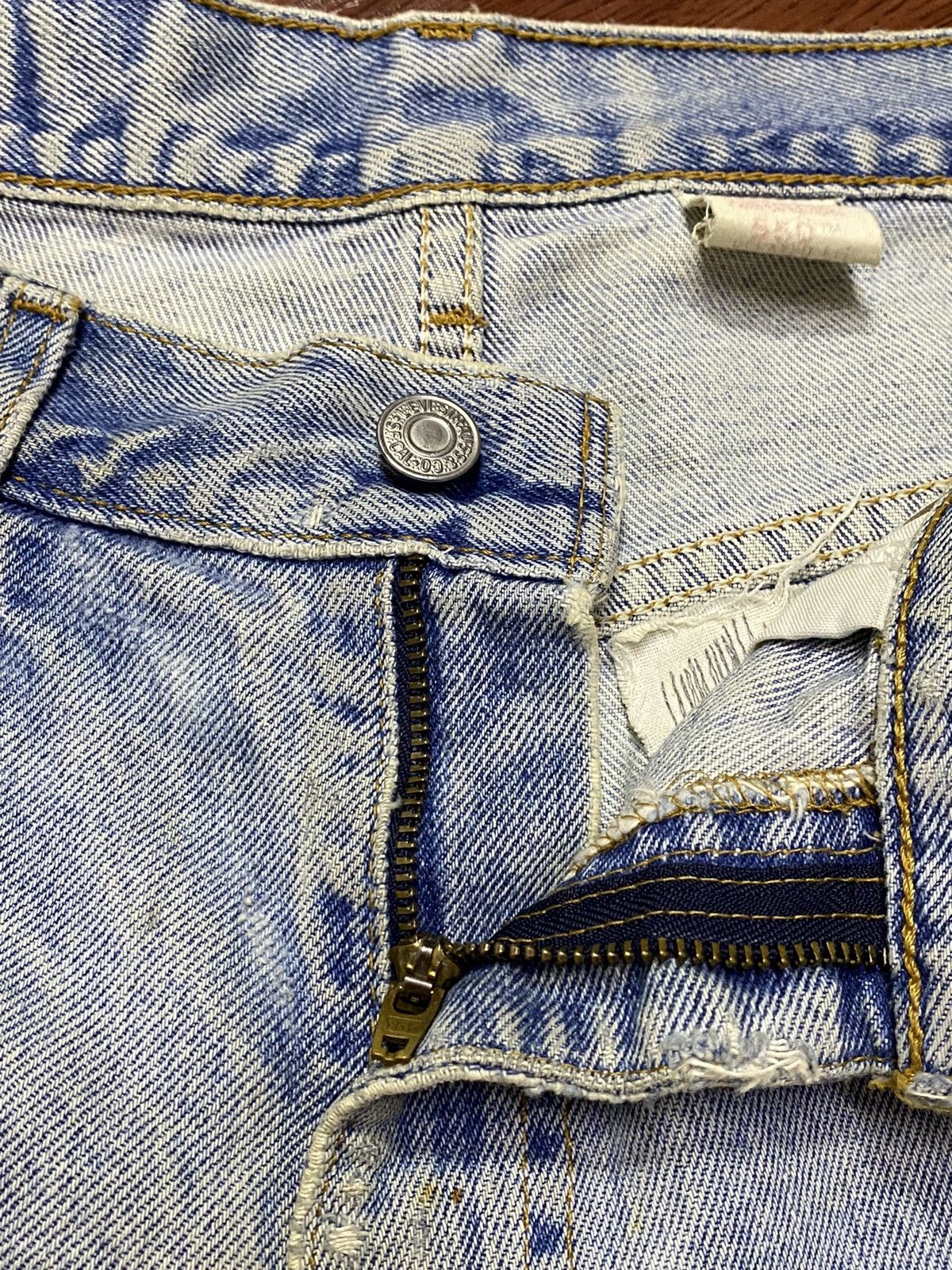 Levi's Vintage Clothing Vintage Levis550 90’s Faded Ripped Short Jeans Size US 34 / EU 50 - 9 Thumbnail