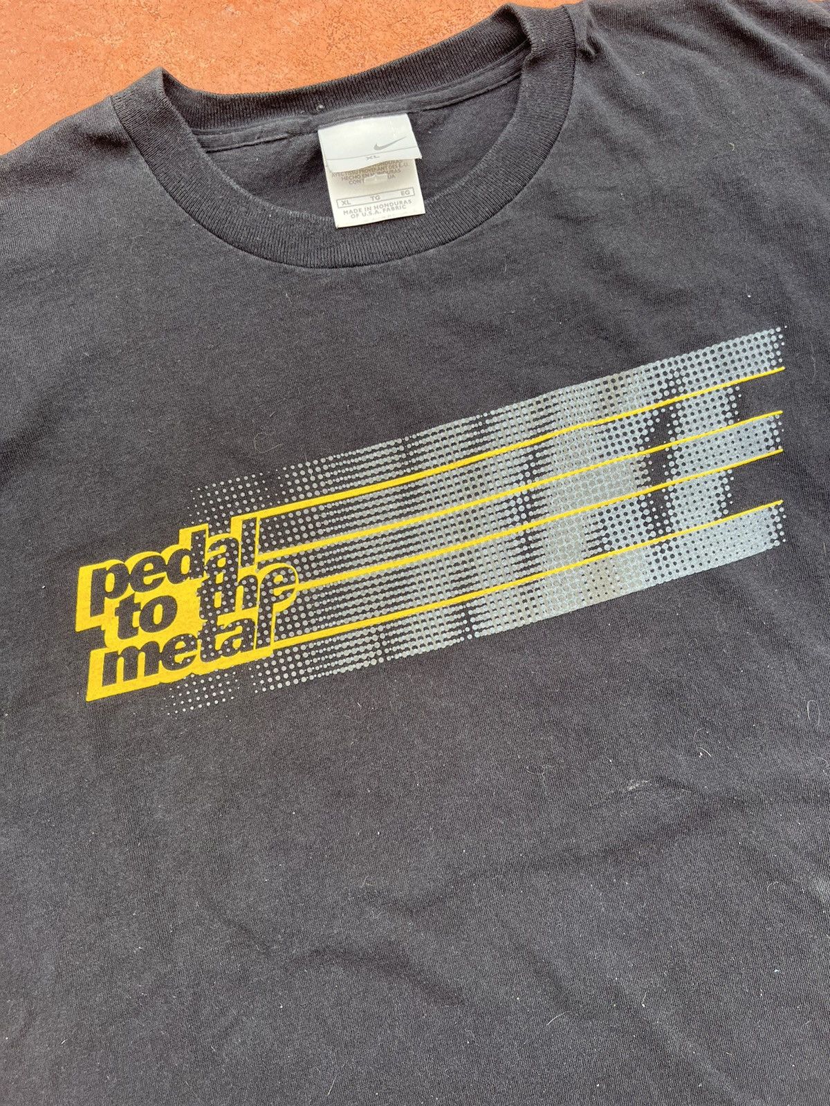 Nike Vintage Y2K Pedal to the Medal Boxy Nike Spell out Tee Size US XL / EU 56 / 4 - 2 Thumbnail