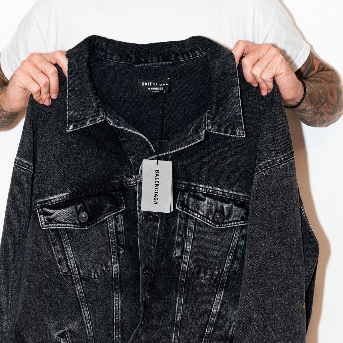 Balenciaga Balenciaga Metal Back Logo Denim Oversized Jacket Size US M / EU 48-50 / 2 - 9 Thumbnail