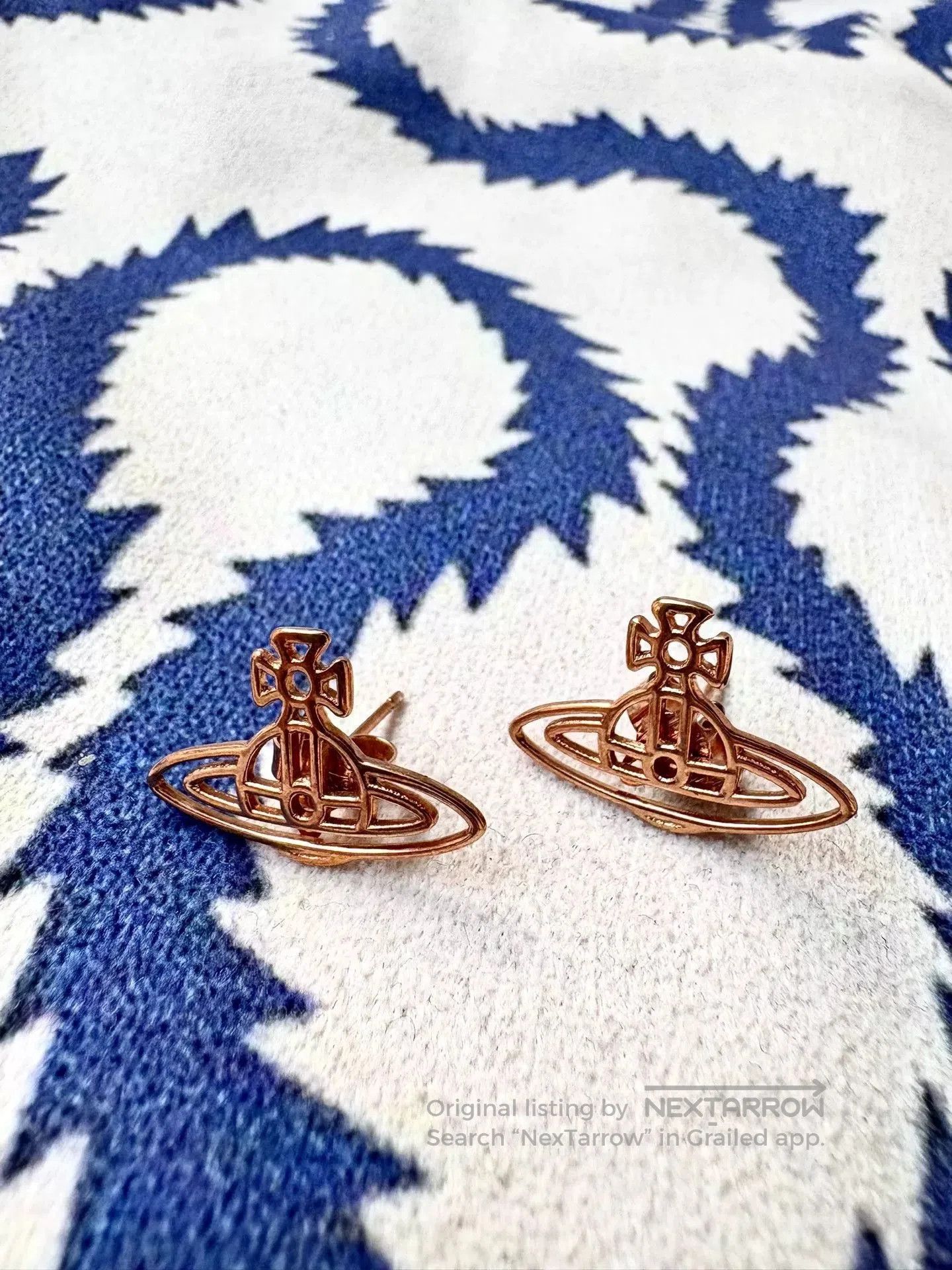 Vivienne Westwood vivienne westwood gold hollow saturn earrings. Size ONE SIZE - 1 Thumbnail