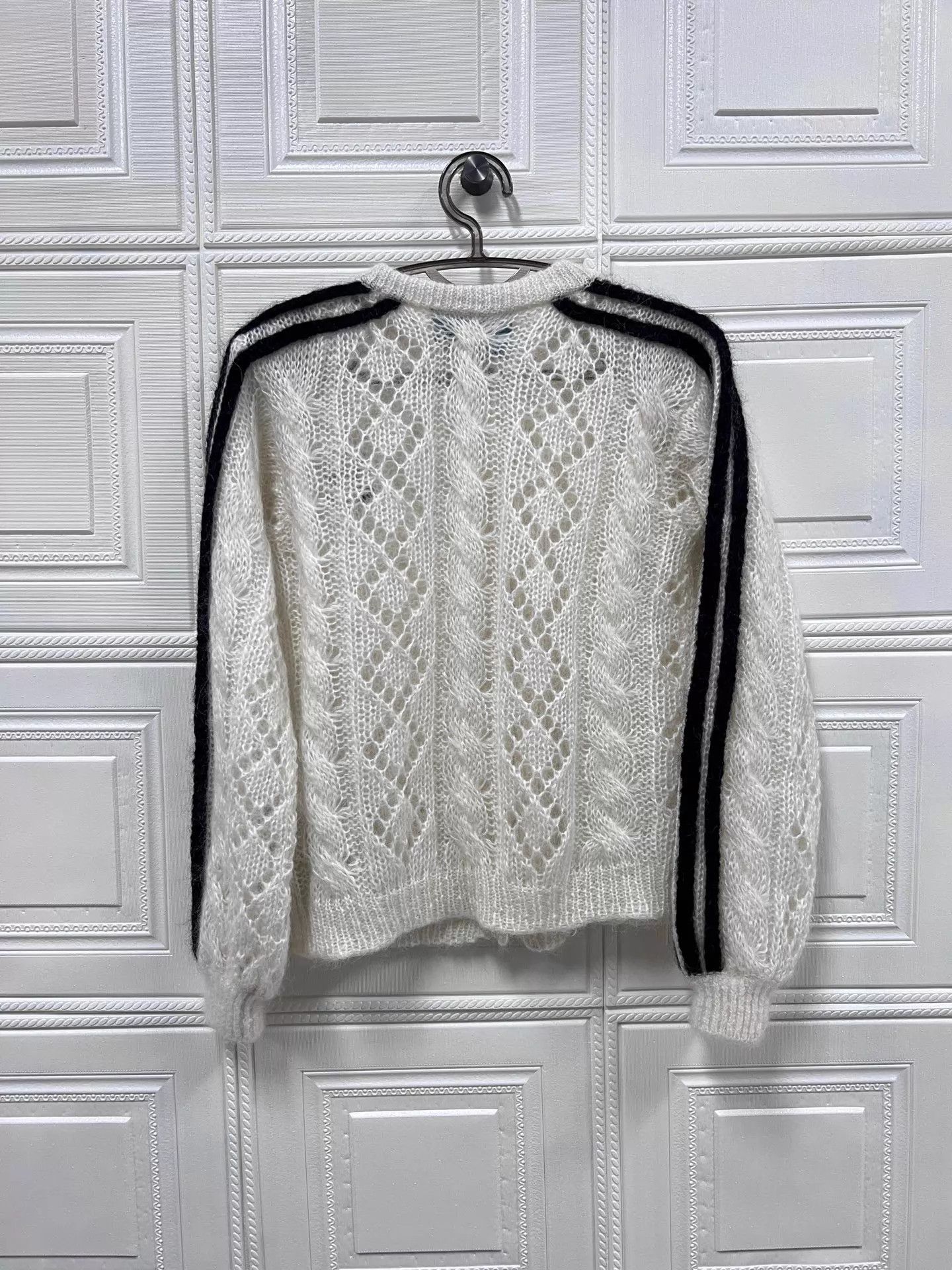 Gucci Gucci x adidas Ivory Striped Single-breasted Knit Sweater S Size S / US 4 / IT 40 - 2 Thumbnail