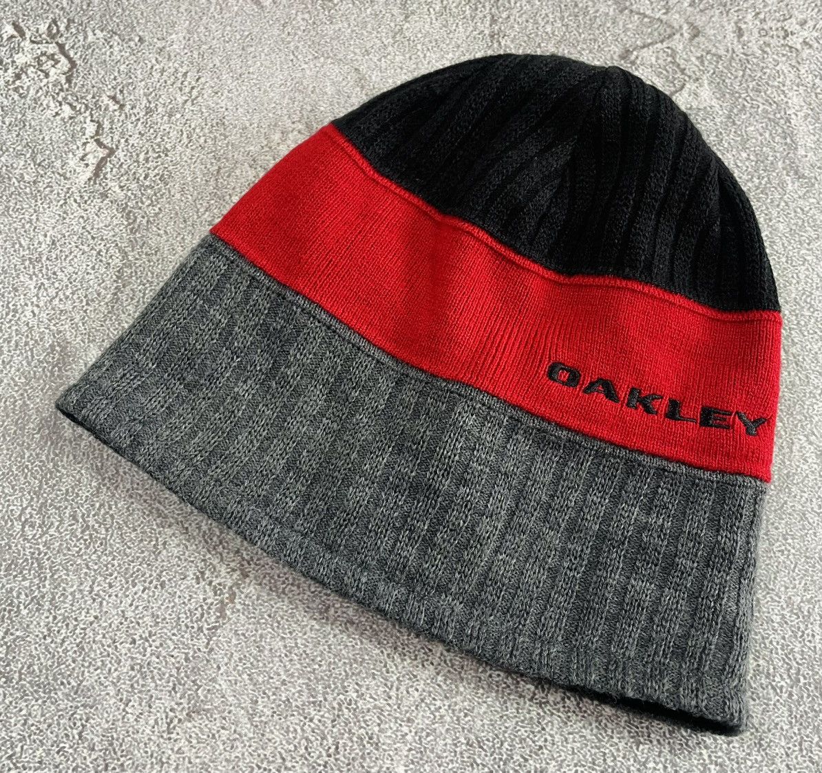 Vintage 90's Y2K Oakley Hat Beanie Embroidered Logo