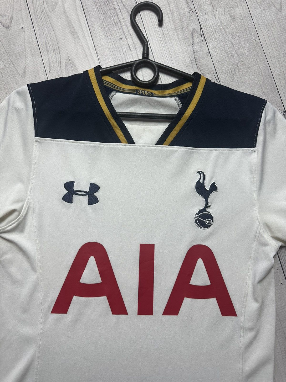Under Armour × Vintage Vintage under armour Tottenham soccer jersey Spurs Xs Size US XS / EU 42 / 0 - 2 Thumbnail