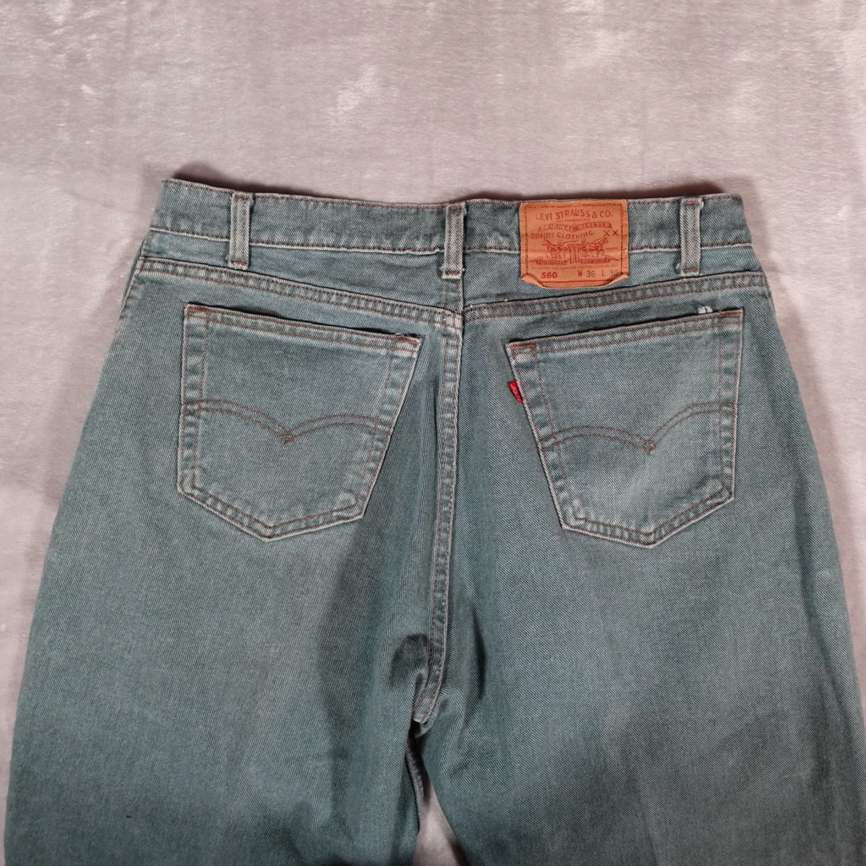 Levi's VINTAGE Levi's 560 Jeans Mens 35 Relaxed Tapered Fit 29 Inseam Blue Denim 90s Size US 35 - 4 Thumbnail