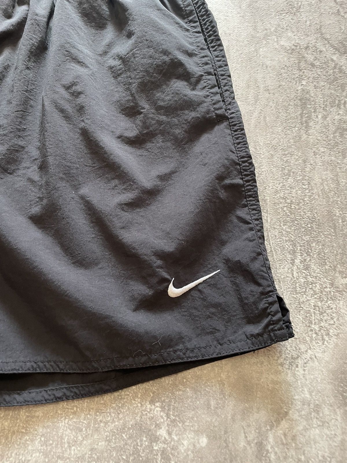 Nike × Vintage Vintage Nike Big Swoosh Shorts 90s Size US 32 / EU 48 - 2 Thumbnail