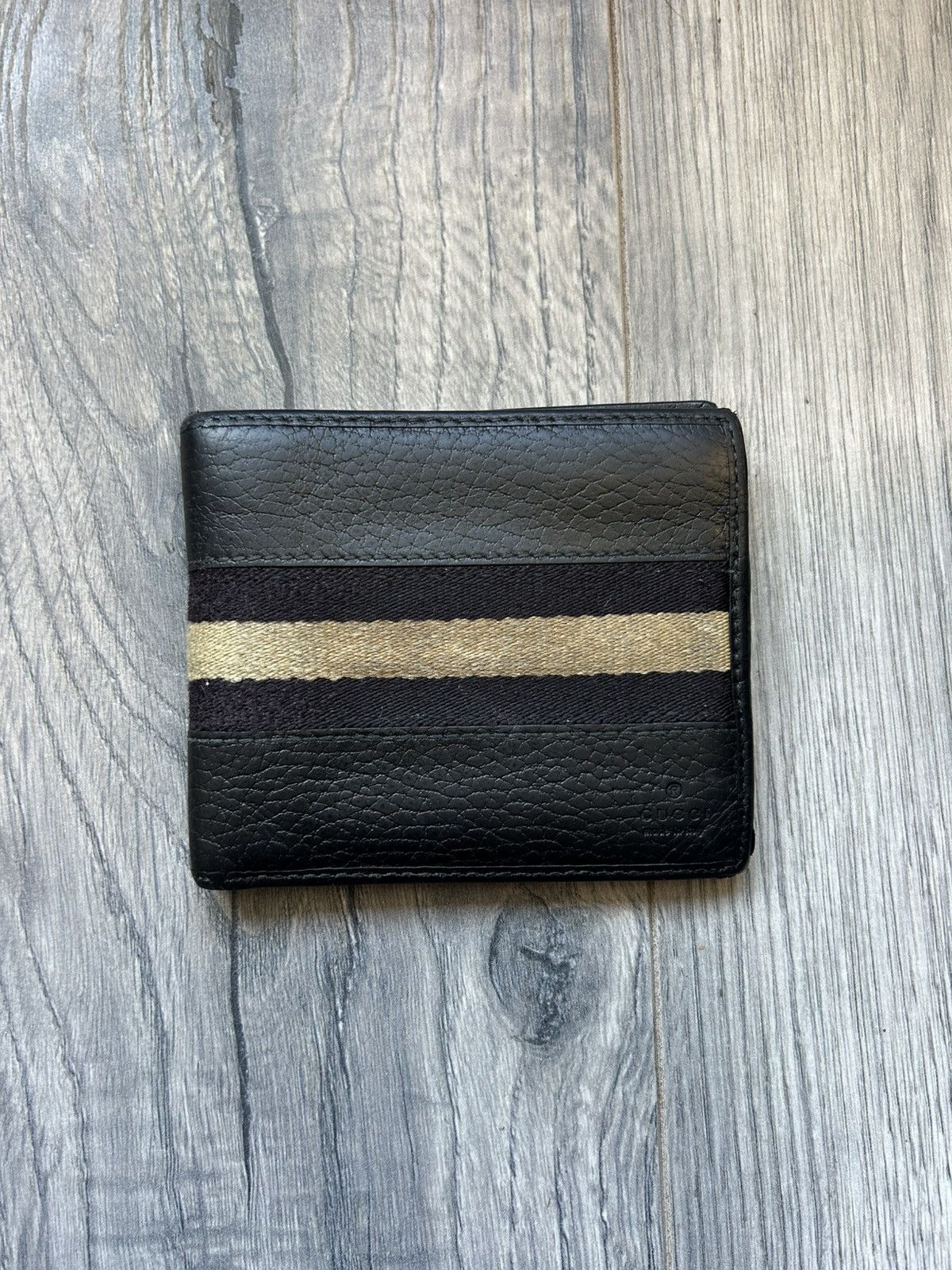 Gucci Gucci Bifold Wallet with Stripe Detail and Card Slots Size ONE SIZE - 1 Thumbnail