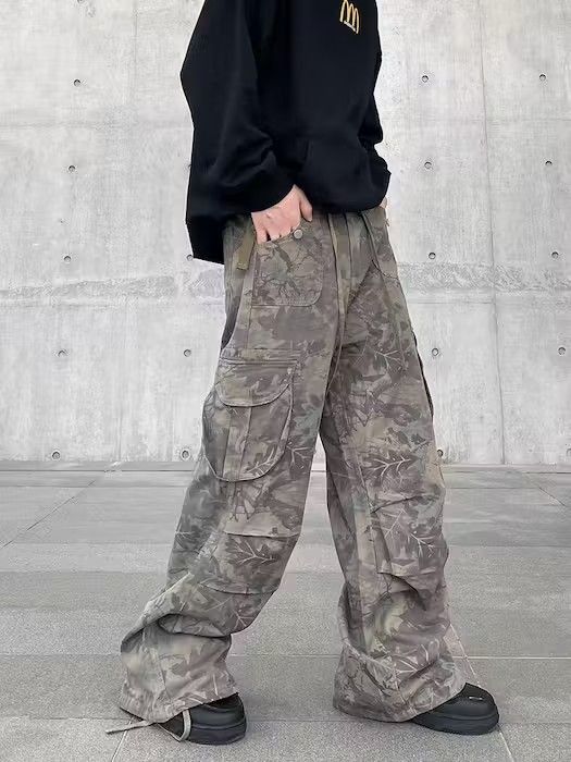 Image of Vintage Camo Floral Graphic Baggy Cargo Wide Leg Pants, Men's (Size 30)