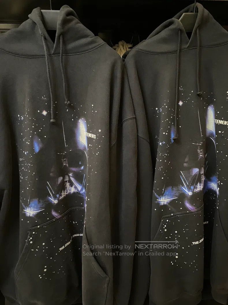 トップス VETEMENTS STARWARS COLLABORATION hoodie X Star Wars Darth Vader Graphic Hoodie | The Webster