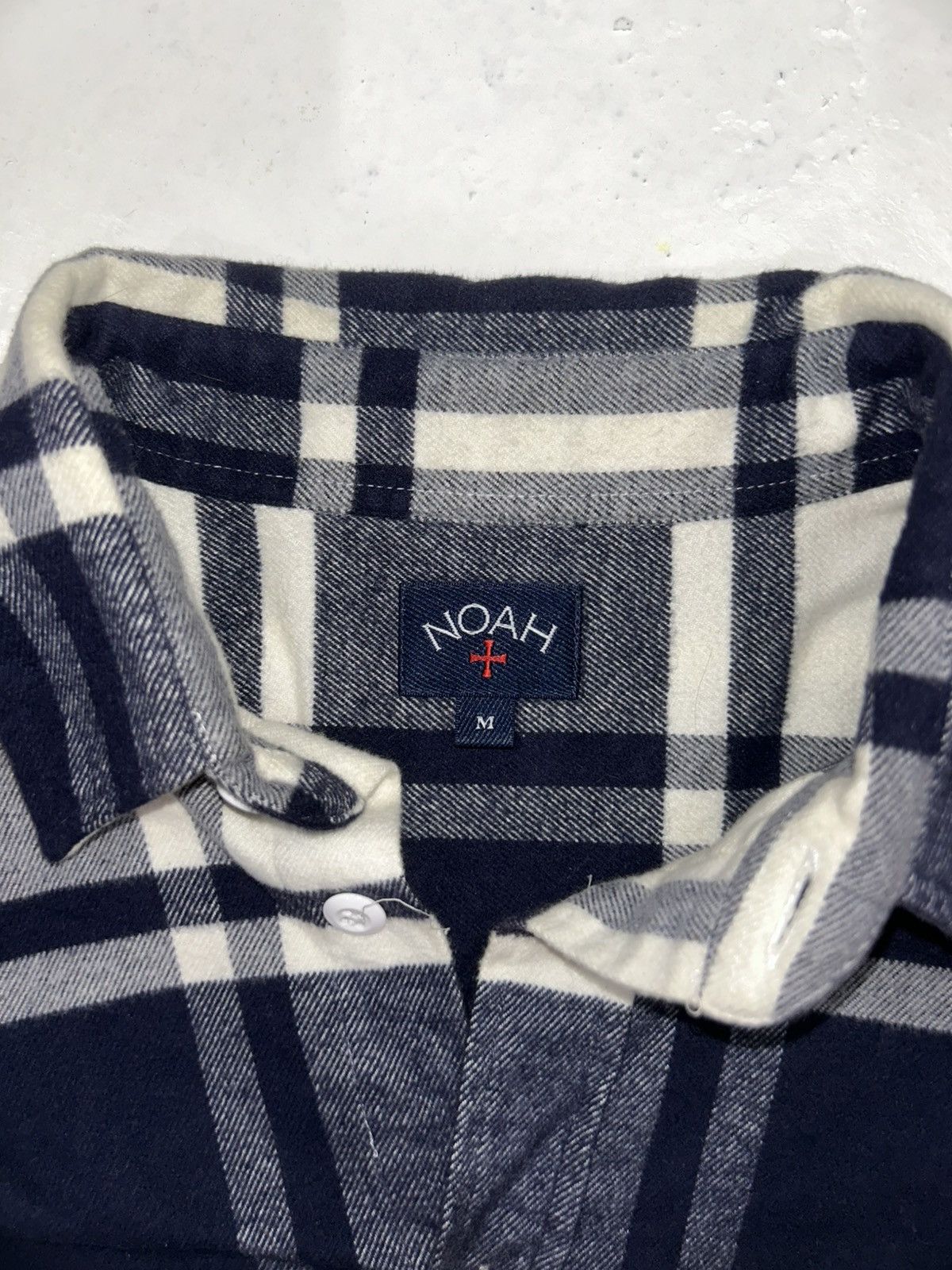 Noah Noah Navy & Cream Plaid Flannel Button-Up – Classic Fit Size US M / EU 48-50 / 2 - 3 Thumbnail