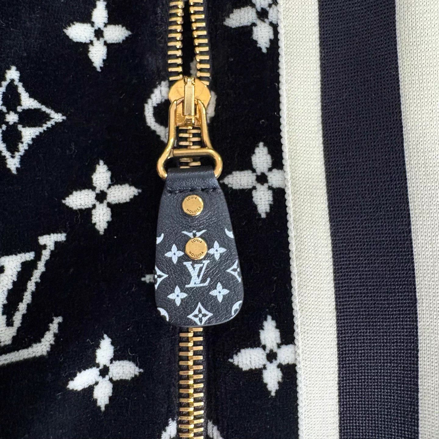 Louis Vuitton LV flocked logo all over pants S new Size US 28 / EU 44 - 6 Thumbnail
