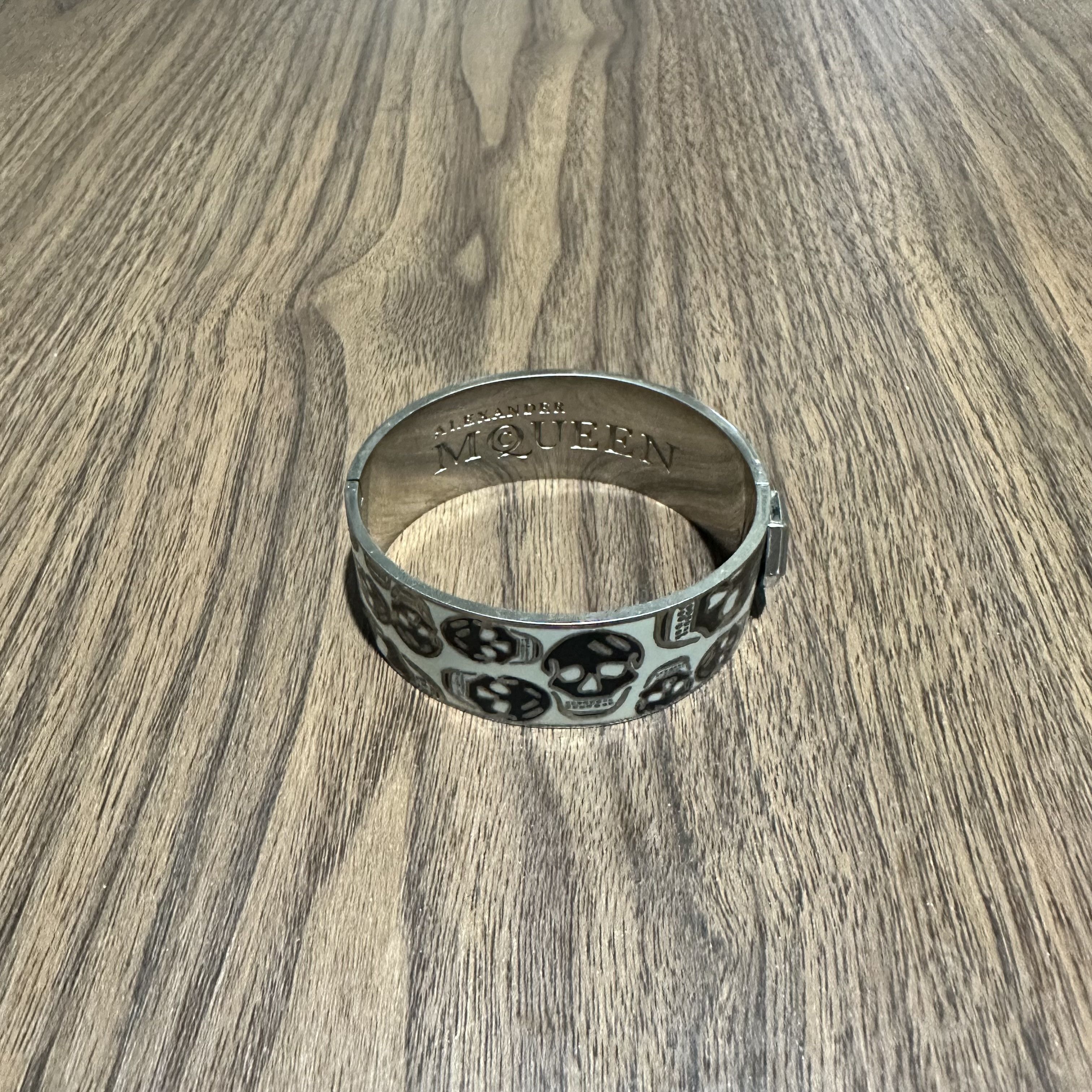 Alexander McQueen Alexander McQueen Enamel Skull Bracelet Size ONE SIZE - 7 Thumbnail