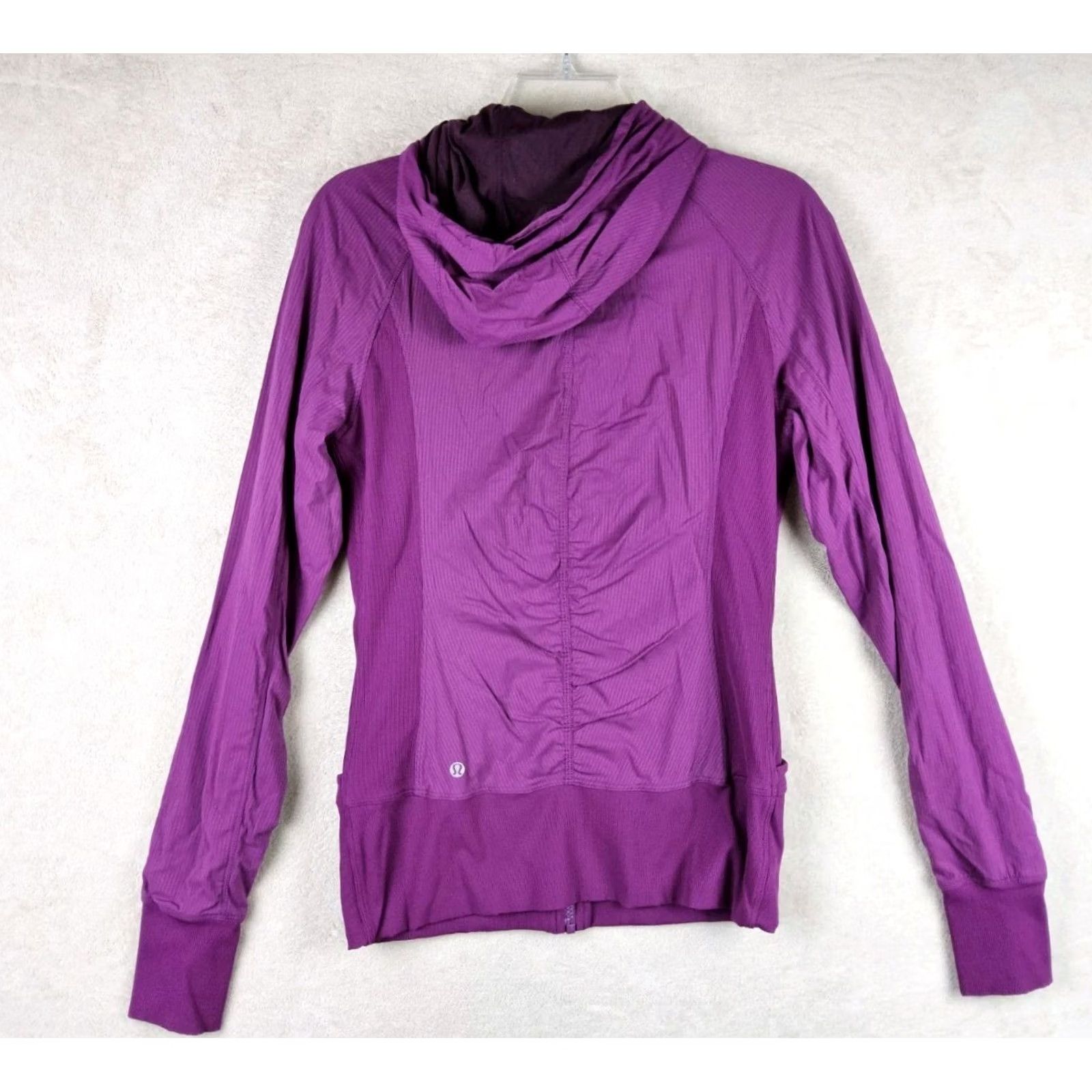 Lululemon Lululemon Women's Reversible Full Zip Jacket Size 10 Purple Athletic Jacket Womens Reversible Activewear 10 Size L / US 10 / IT 46 - 3 Thumbnail