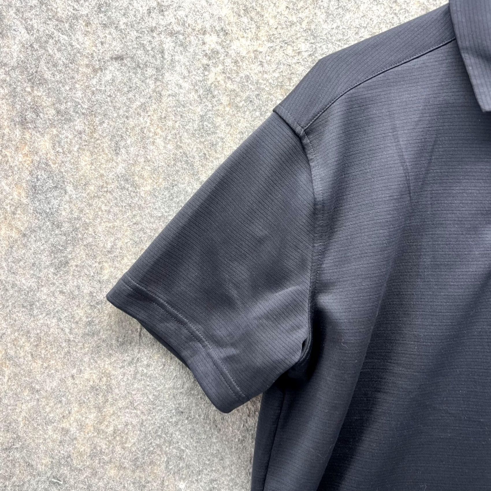 Under Armour Under Armour Polo Shirt Men Medium Adult Black Athletic HeatGear Golf Shirt Short Sleeve Regular Fit Casual Sportswear Vacx? Size US M / EU 48-50 / 2 - 3 Thumbnail