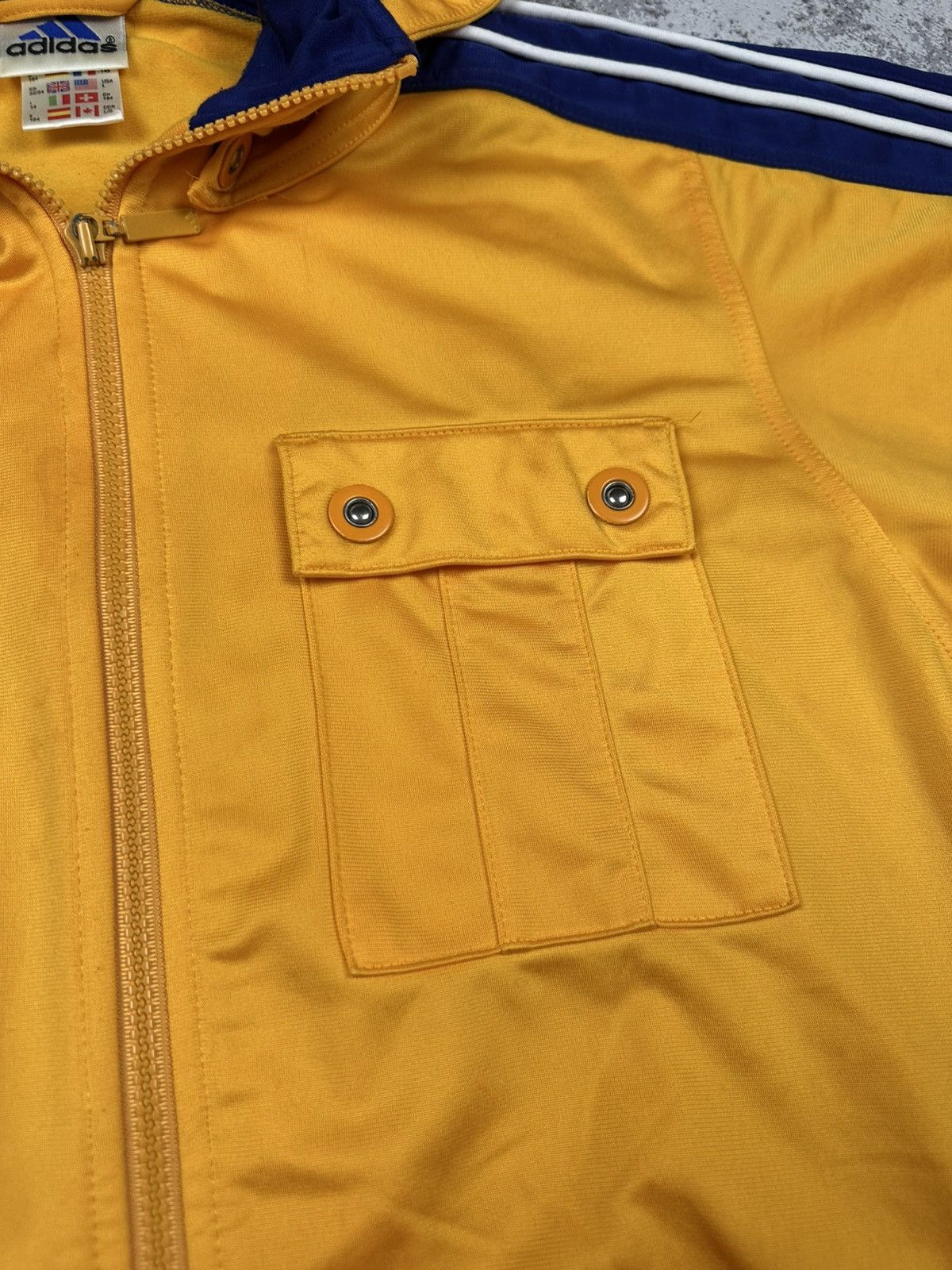 Adidas Adidas T-shirt Hood Zip L Vintage Size US L / EU 52-54 / 3 - 5 Thumbnail