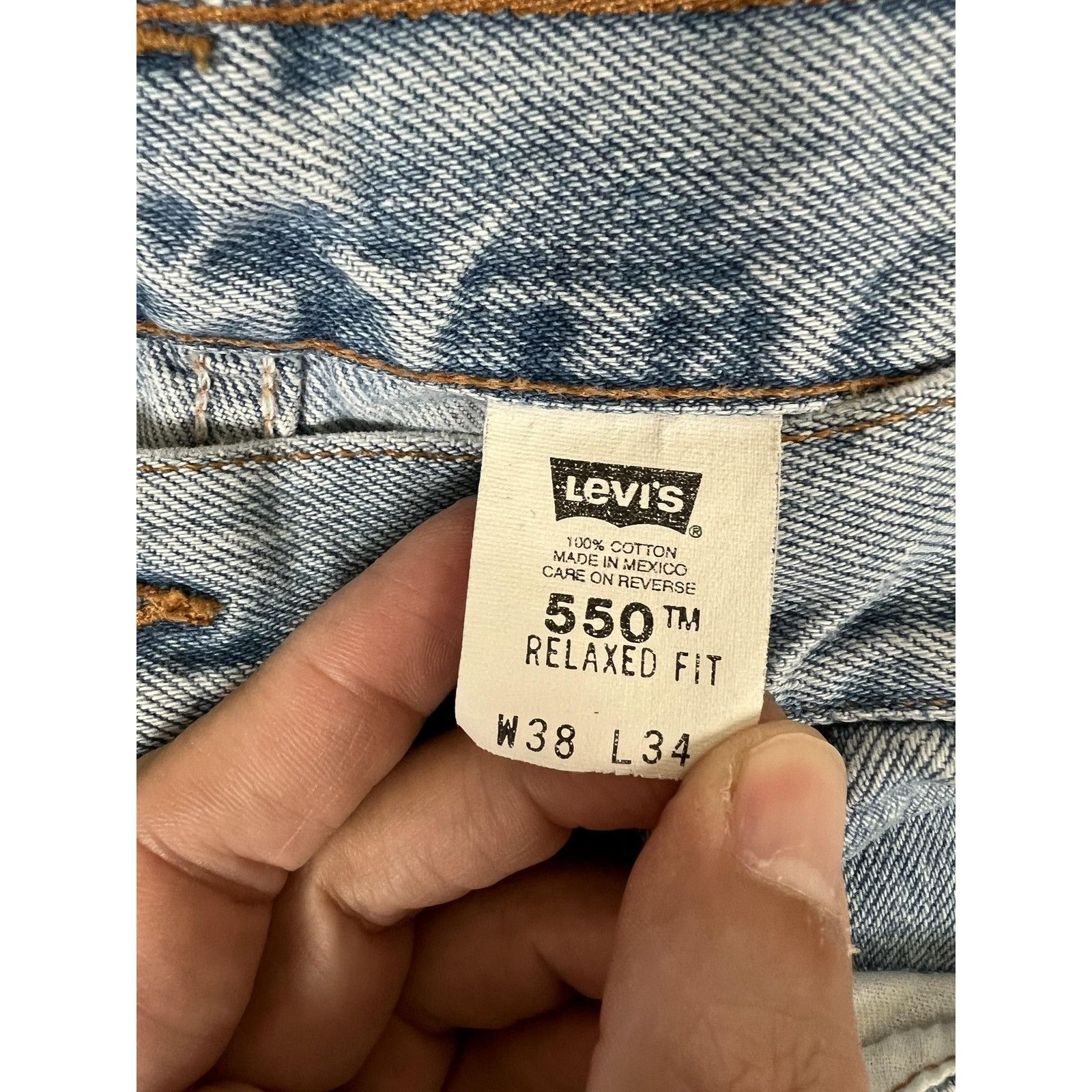 Levi's VTG Levis 550 Jeans Mens 36x34 Blue Light Wash Relaxed Fit T Size US 36 / EU 52 - 5 Thumbnail